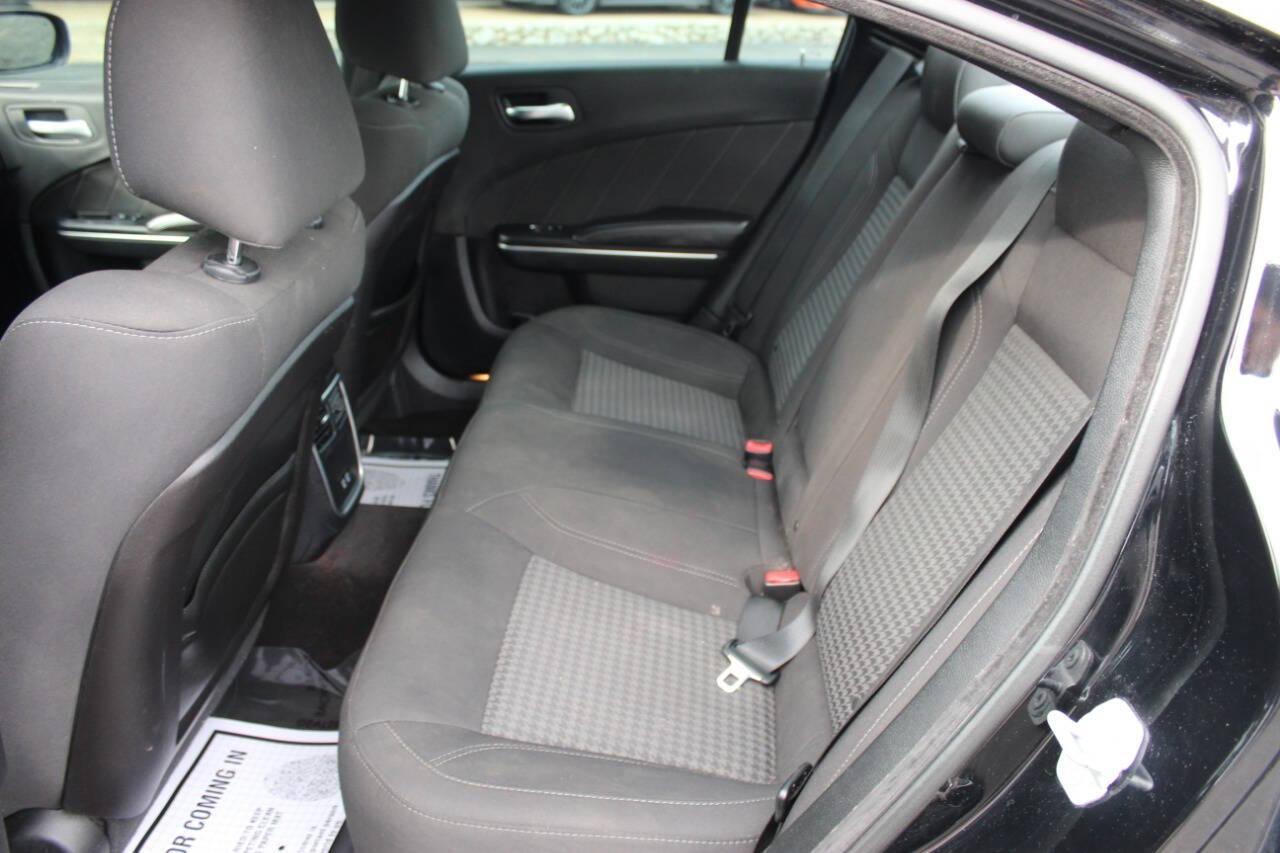 2018 Black Dodge Charger SXT (2C3CDXHG3JH) with an 3.6L V6 DOHC 24V engine, 8A transmission, located at 4301 NW 39th , Oklahoma City, OK, 73112, (405) 949-5600, 35.512135, -97.598671 - NO DRIVERS LICENCE NO-FULL COVERAGE INSURANCE-NO CREDIT CHECK. COME ON OVER TO SUPERSPORTS AND TAKE A LOOK AND TEST DRIVE. PLEASE GIVE US A CALL AT (405) 949-5600. NO LICENSIA DE MANEJAR- NO SEGURO DE COBERTURA TOTAL- NO VERIFICACCION DE CREDITO. POR FAVOR VENGAN A SUPERSPORTS, ECHE UN - Photo#13