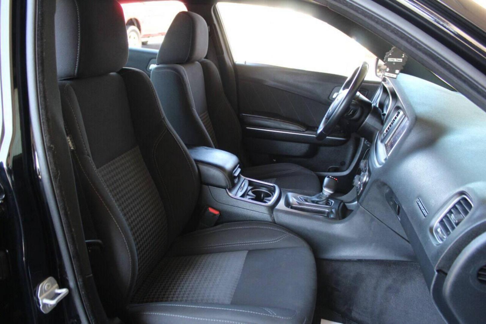 2018 Black Dodge Charger SXT (2C3CDXHG3JH) with an 3.6L V6 DOHC 24V engine, 8A transmission, located at 4301 NW 39th , Oklahoma City, OK, 73112, (405) 949-5600, 35.512135, -97.598671 - NO DRIVERS LICENSE - NOFULL COVERAGE INSURANCE - NO CREDIT CHECK. COME ON OVER TO SUPERSPORTS AND TAKE A LOOK AND TEST DRIVE. PLEASE GIVE US A CALL AT (405) 949-5600. NO LICENCIA DE MANEJAR - NO SEGURO DE COBERTURA TOTAL - NO VERIFICACION DE CREDITO. POR FAVOR VENGAN A SUPERSPORTS, ECHE - Photo#10