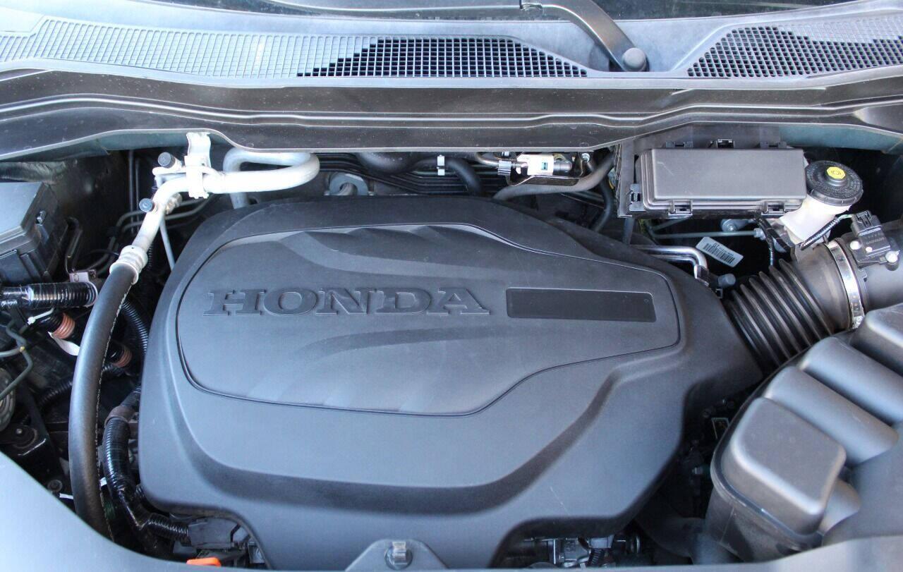 2016 Green Honda Pilot EXL 4WD (5FNYF6H53GB) with an 3.5L V6 SOHC 24V engine, 6-Speed Automatic transmission, located at 4301 NW 39th , Oklahoma City, OK, 73112, (405) 949-5600, 35.512135, -97.598671 - NO DRIVERS LICENCE - NO FULL COVERAGE INSURANCE - NO CREDIT CHECK. COME ON OVER TO SUPERSPORTS AND TAKE A LOOK AND TEST DRIVE. PLEASE GIVE US A CALL AT (405) 949-5600. NO LICENCIA DE MANEJAR - NO SEGURO DE COBERTURA TOTAL - NO VERIFICACION DE CREDITO. POR FAVOR VENGAN A SUPERSPORTS, ECH - Photo#9