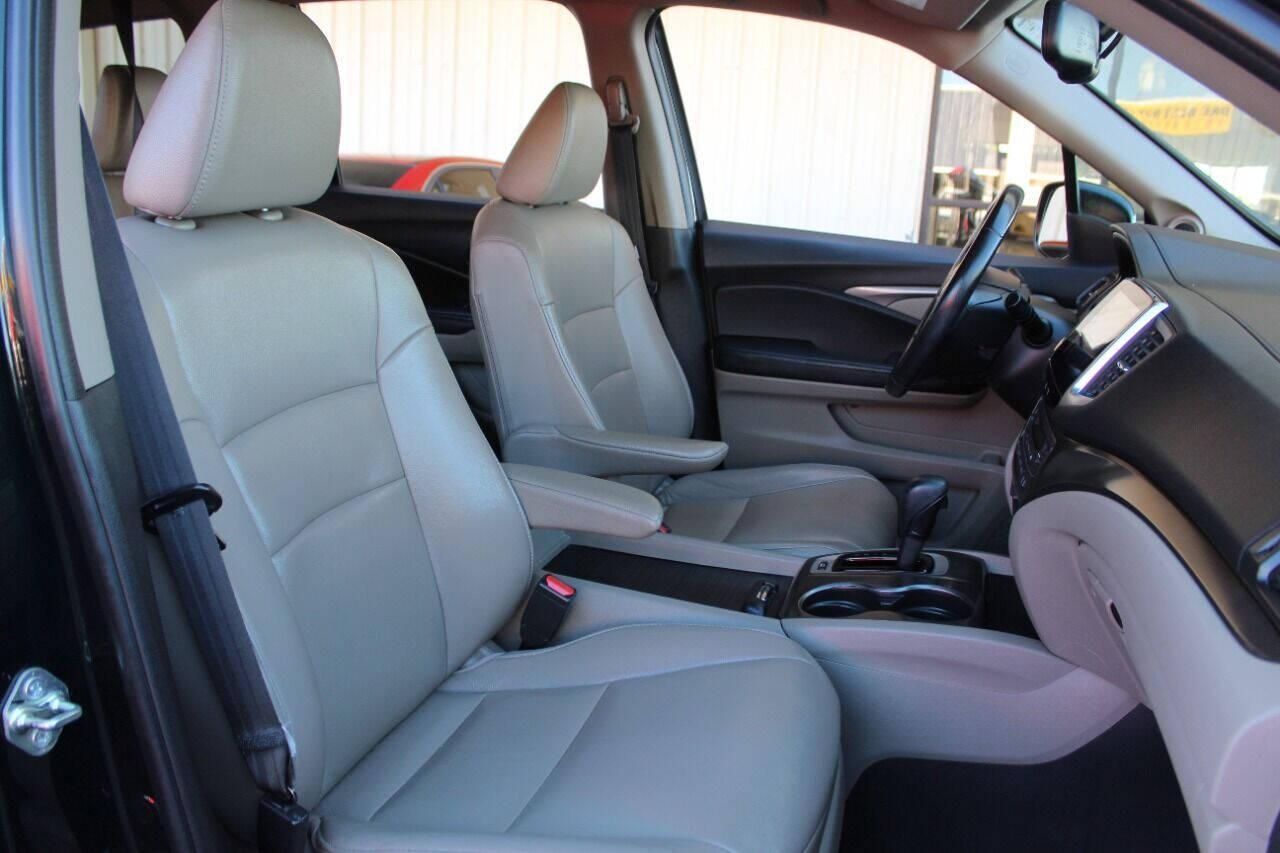 2016 Green Honda Pilot EXL 4WD (5FNYF6H53GB) with an 3.5L V6 SOHC 24V engine, 6-Speed Automatic transmission, located at 4301 NW 39th , Oklahoma City, OK, 73112, (405) 949-5600, 35.512135, -97.598671 - NO DRIVERS LICENCE - NO FULL COVERAGE INSURANCE - NO CREDIT CHECK. COME ON OVER TO SUPERSPORTS AND TAKE A LOOK AND TEST DRIVE. PLEASE GIVE US A CALL AT (405) 949-5600. NO LICENCIA DE MANEJAR - NO SEGURO DE COBERTURA TOTAL - NO VERIFICACION DE CREDITO. POR FAVOR VENGAN A SUPERSPORTS, ECH - Photo#11