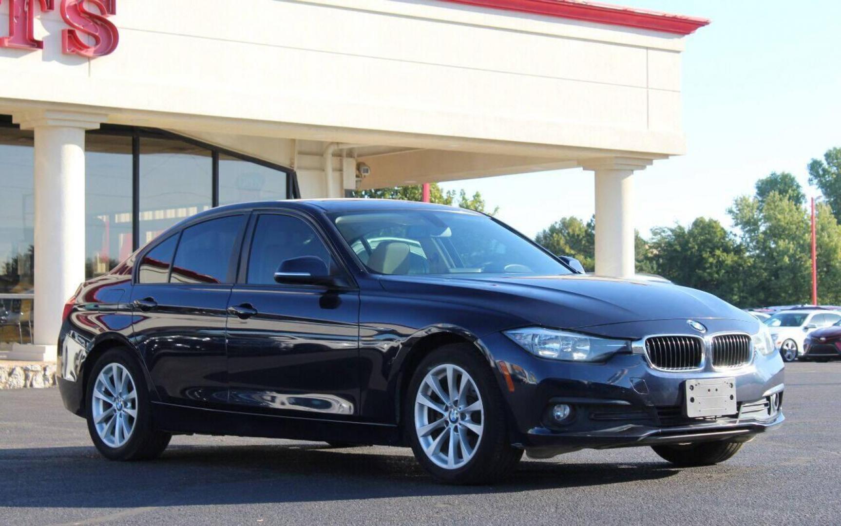 2016 Blue BMW 3-Series 320i Sedan (WBA8E1G58GN) with an 2.0L L4 DOHC 16V engine, 8A transmission, located at 4301 NW 39th , Oklahoma City, OK, 73112, (405) 949-5600, 35.512135, -97.598671 - NO DRIVERS LICENSE - NO FULL COVERAGE INSURANCE - NO CREDIT CHECK. COME ON OVER TO SUPERSPORTS AND TAKE A LOOK AND TEST DRIVE. PLEASE GIVE US A CALL AT (405) 949-5600. NO LICENCIA DE MANEJAR - NO SEGURO DE COBERTURA TOTAL - NO VERIFICACION DE CREDITO. POR FAVOR VENGAN A SUPERSPORTS, ECH - Photo#2