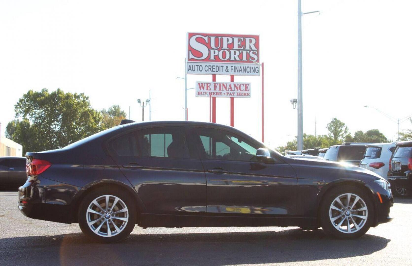 2016 Blue BMW 3-Series 320i Sedan (WBA8E1G58GN) with an 2.0L L4 DOHC 16V engine, 8A transmission, located at 4301 NW 39th , Oklahoma City, OK, 73112, (405) 949-5600, 35.512135, -97.598671 - NO DRIVERS LICENSE - NO FULL COVERAGE INSURANCE - NO CREDIT CHECK. COME ON OVER TO SUPERSPORTS AND TAKE A LOOK AND TEST DRIVE. PLEASE GIVE US A CALL AT (405) 949-5600. NO LICENCIA DE MANEJAR - NO SEGURO DE COBERTURA TOTAL - NO VERIFICACION DE CREDITO. POR FAVOR VENGAN A SUPERSPORTS, ECH - Photo#4
