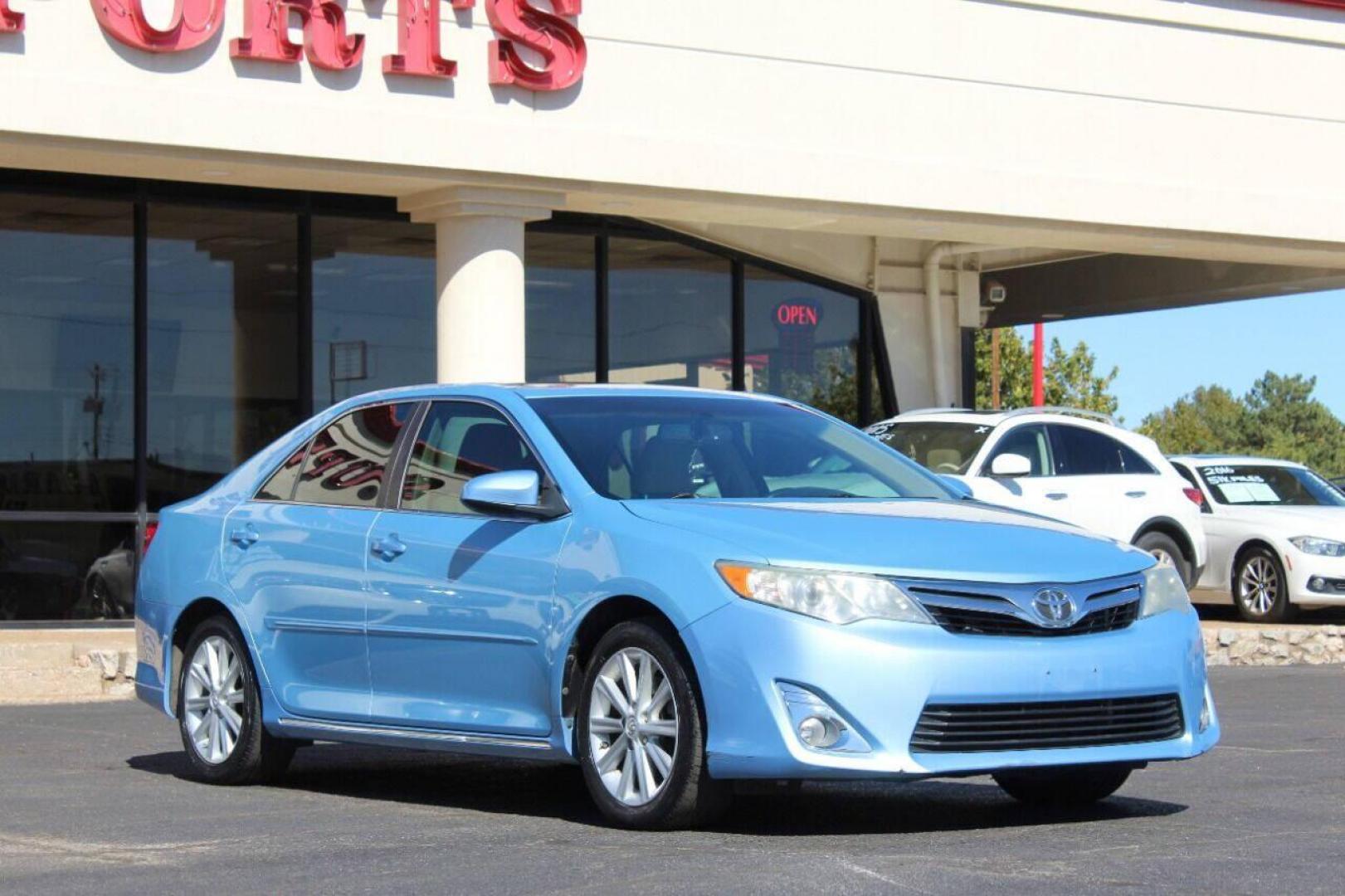 2013 Blue Toyota Camry XLE V6 (4T1BK1FK4DU) with an 3.5L V6 DOHC 24V engine, 6-Speed Automatic transmission, located at 4301 NW 39th , Oklahoma City, OK, 73112, (405) 949-5600, 35.512135, -97.598671 - Photo#0