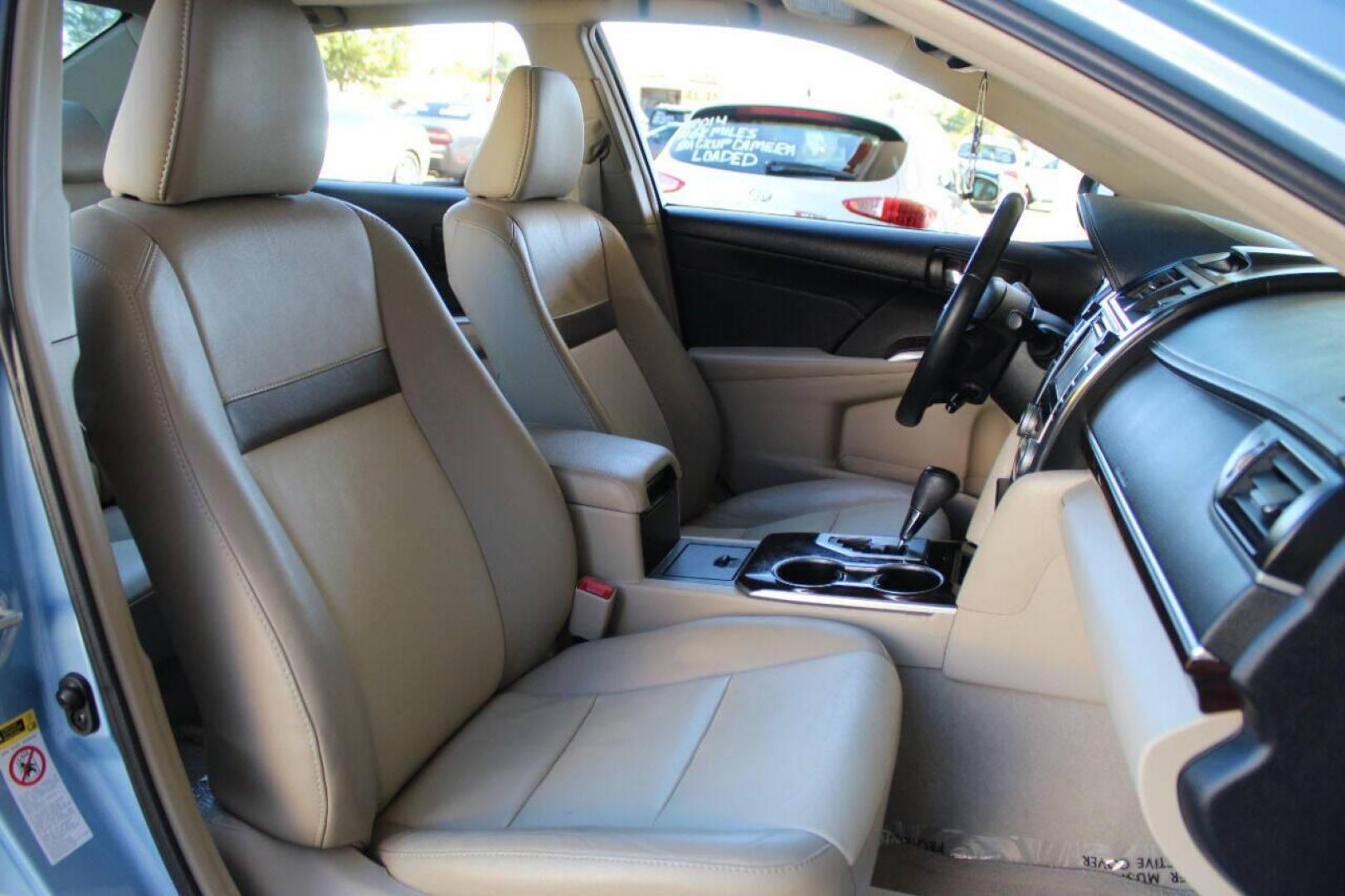 2013 Blue Toyota Camry XLE V6 (4T1BK1FK4DU) with an 3.5L V6 DOHC 24V engine, 6-Speed Automatic transmission, located at 4301 NW 39th , Oklahoma City, OK, 73112, (405) 949-5600, 35.512135, -97.598671 - Photo#9