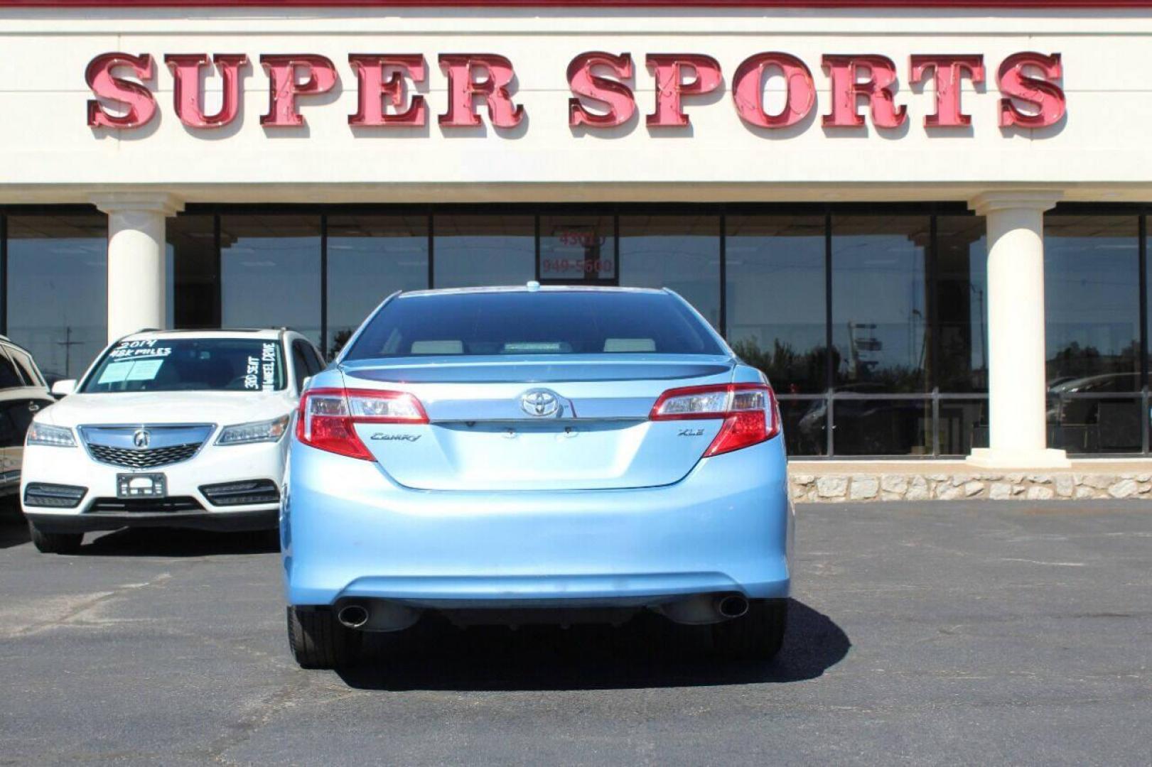 2013 Blue Toyota Camry XLE V6 (4T1BK1FK4DU) with an 3.5L V6 DOHC 24V engine, 6-Speed Automatic transmission, located at 4301 NW 39th , Oklahoma City, OK, 73112, (405) 949-5600, 35.512135, -97.598671 - Photo#4