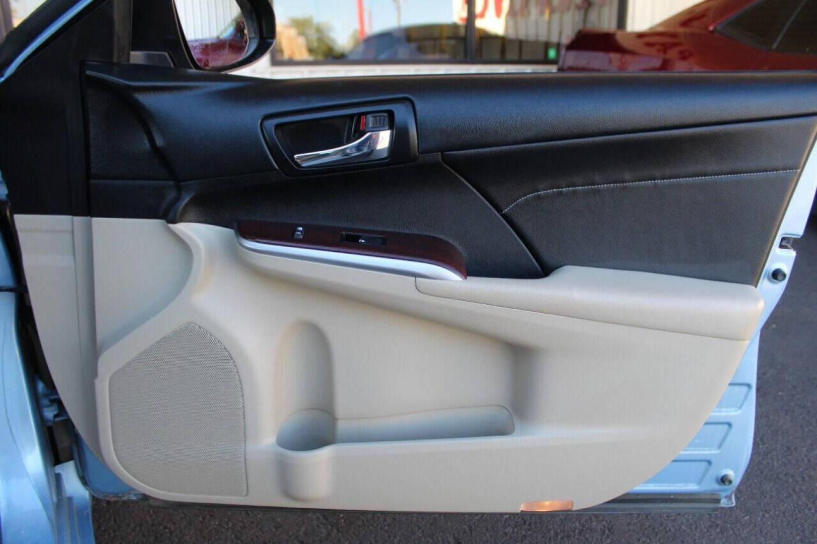 2013 Blue Toyota Camry XLE V6 (4T1BK1FK4DU) with an 3.5L V6 DOHC 24V engine, 6-Speed Automatic transmission, located at 4301 NW 39th , Oklahoma City, OK, 73112, (405) 949-5600, 35.512135, -97.598671 - Photo#8