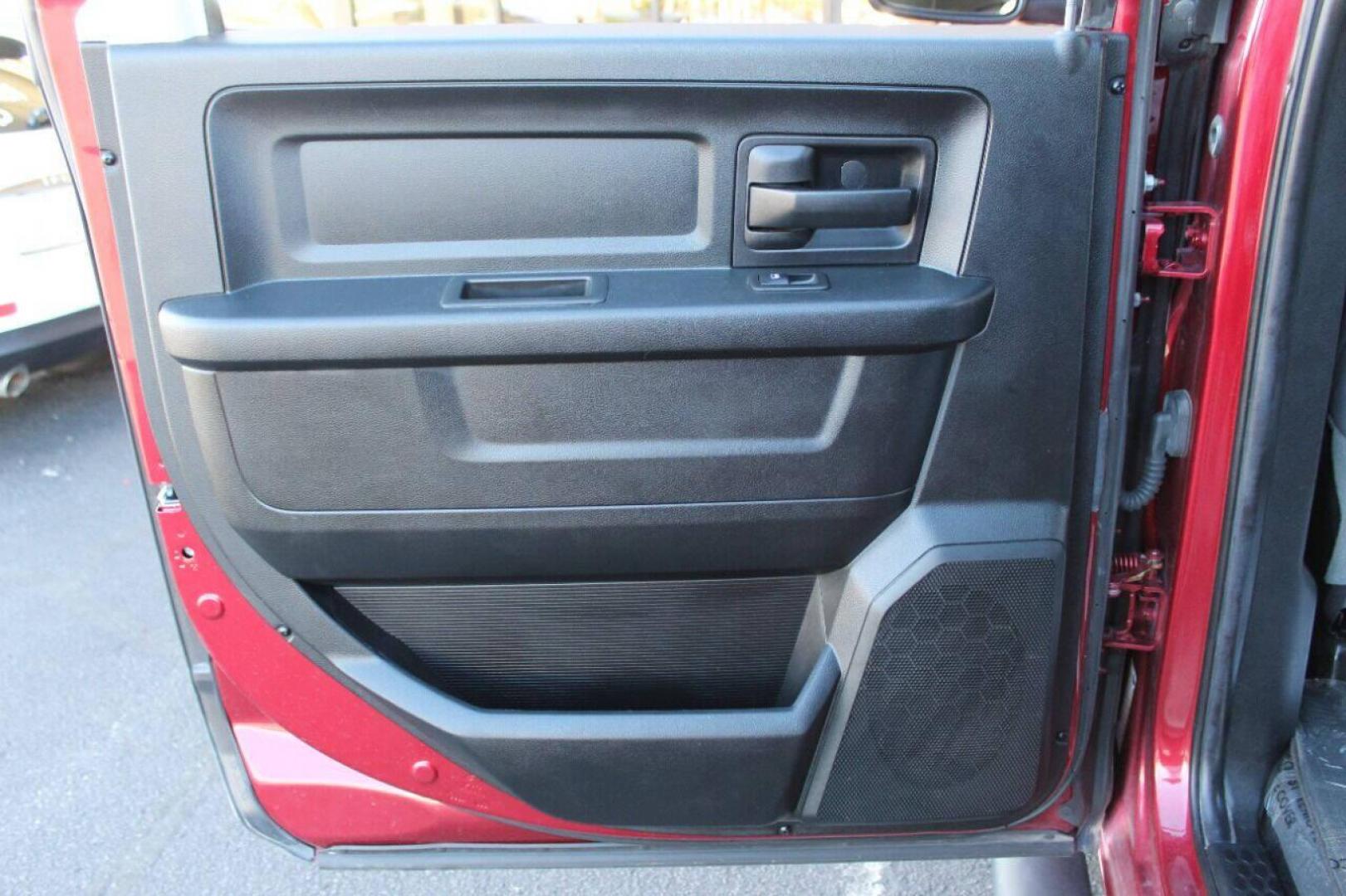 2014 Red RAM 1500 Tradesman Crew Cab SWB 4WD (1C6RR7KT9ES) with an 5.7L V8 OHV 16V engine, 6-Speed Automatic transmission, located at 4301 NW 39th , Oklahoma City, OK, 73112, (405) 949-5600, 35.512135, -97.598671 - NO DRIVERS LICENCE -NO FULL COVERAGE INSURANCE - NO CREDIT CHECK.COME ON OVER TO SUPERSPORTS, TAKE A LOOK AND TEST DRIVE. PLEASE GIVE US A CALL AT (405) 949-5600. NO LICENCIA DE CONDUCIR - NO SEGURO DE COBERTURA TOTAL - NO VERIFICACION DE CREDITO. VISITENOS EN SUPERSPORTS, MIRE NUEST - Photo#13