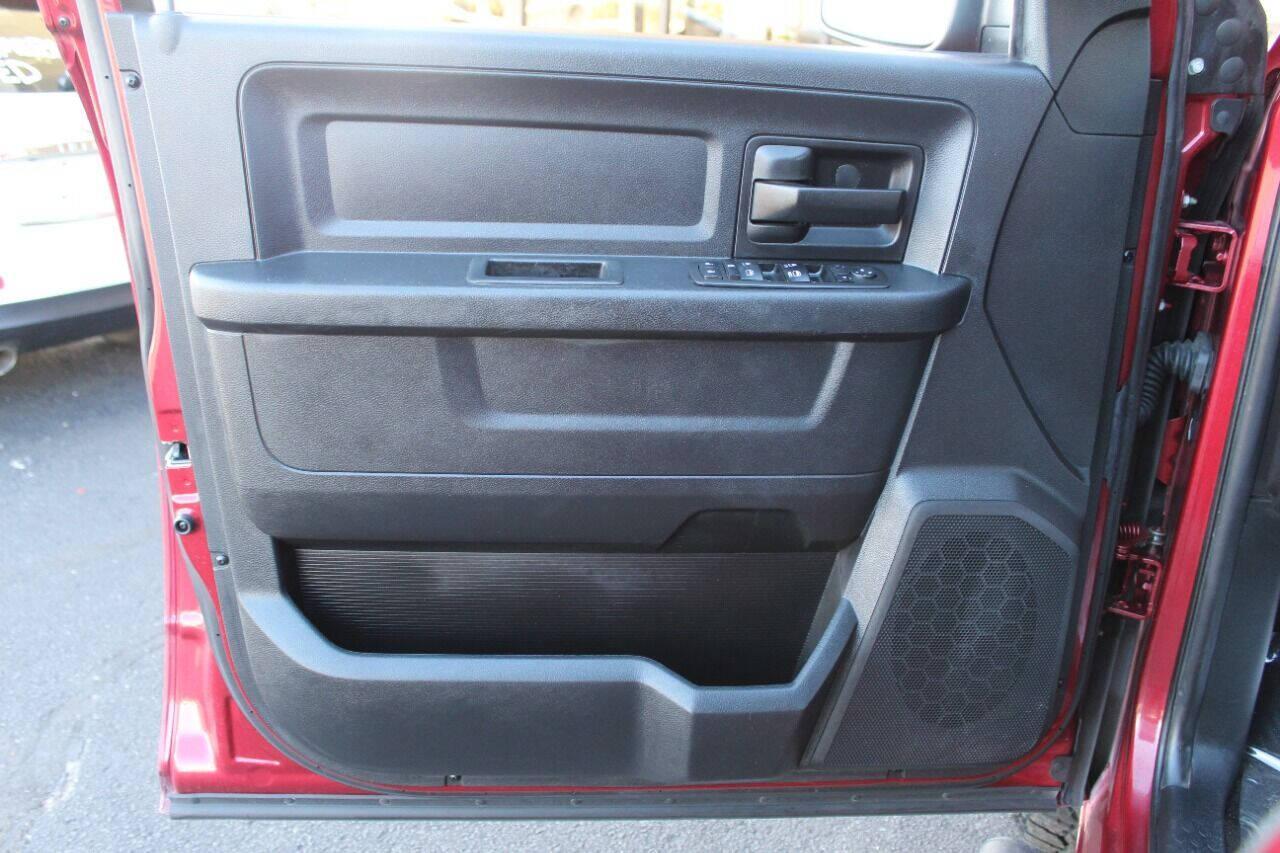 2014 Red RAM 1500 Tradesman Crew Cab SWB 4WD (1C6RR7KT9ES) with an 5.7L V8 OHV 16V engine, 6-Speed Automatic transmission, located at 4301 NW 39th , Oklahoma City, OK, 73112, (405) 949-5600, 35.512135, -97.598671 - NO DRIVERS LICENCE -NO FULL COVERAGE INSURANCE - NO CREDIT CHECK.COME ON OVER TO SUPERSPORTS, TAKE A LOOK AND TEST DRIVE. PLEASE GIVE US A CALL AT (405) 949-5600. NO LICENCIA DE CONDUCIR - NO SEGURO DE COBERTURA TOTAL - NO VERIFICACION DE CREDITO. VISITENOS EN SUPERSPORTS, MIRE NUEST - Photo#15