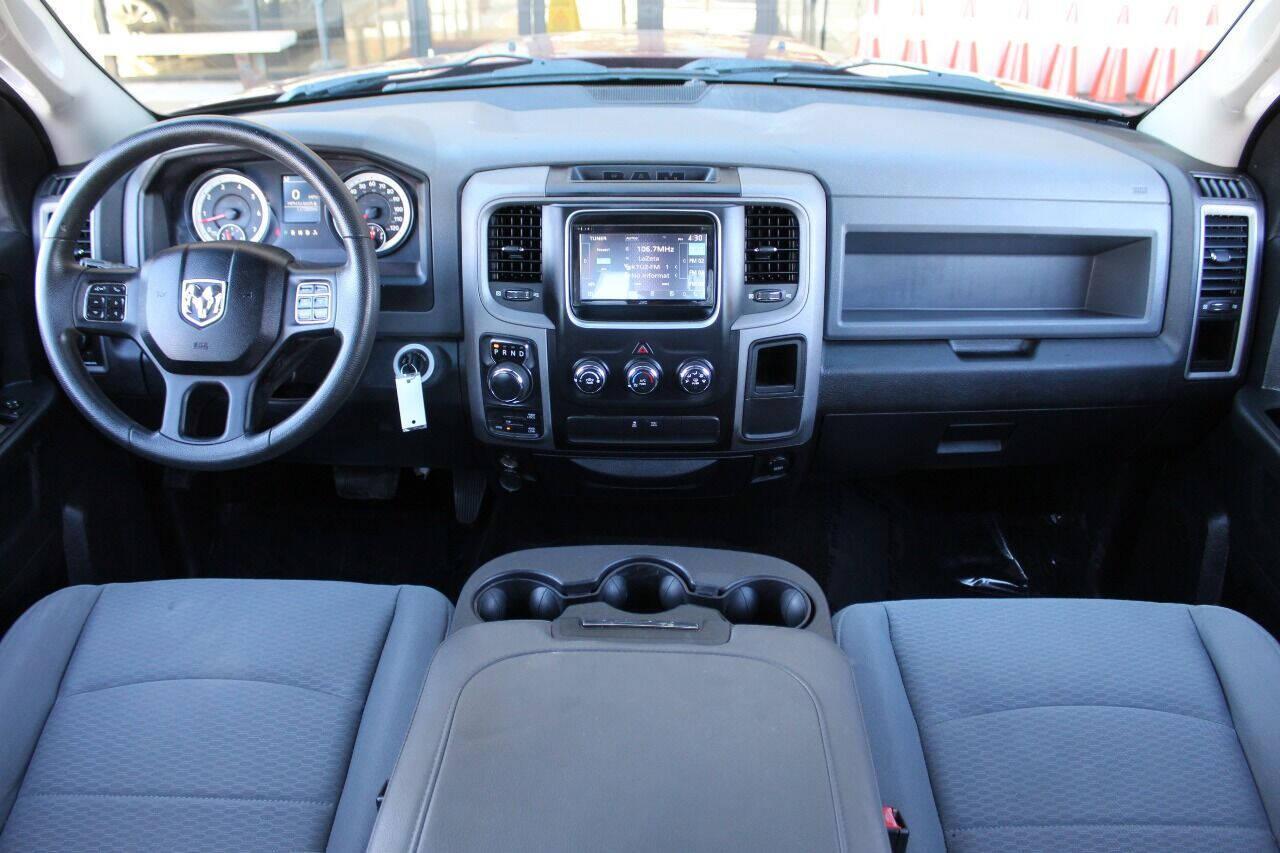 2014 Red RAM 1500 Tradesman Crew Cab SWB 4WD (1C6RR7KT9ES) with an 5.7L V8 OHV 16V engine, 6-Speed Automatic transmission, located at 4301 NW 39th , Oklahoma City, OK, 73112, (405) 949-5600, 35.512135, -97.598671 - NO DRIVERS LICENCE -NO FULL COVERAGE INSURANCE - NO CREDIT CHECK.COME ON OVER TO SUPERSPORTS, TAKE A LOOK AND TEST DRIVE. PLEASE GIVE US A CALL AT (405) 949-5600. NO LICENCIA DE CONDUCIR - NO SEGURO DE COBERTURA TOTAL - NO VERIFICACION DE CREDITO. VISITENOS EN SUPERSPORTS, MIRE NUEST - Photo#17