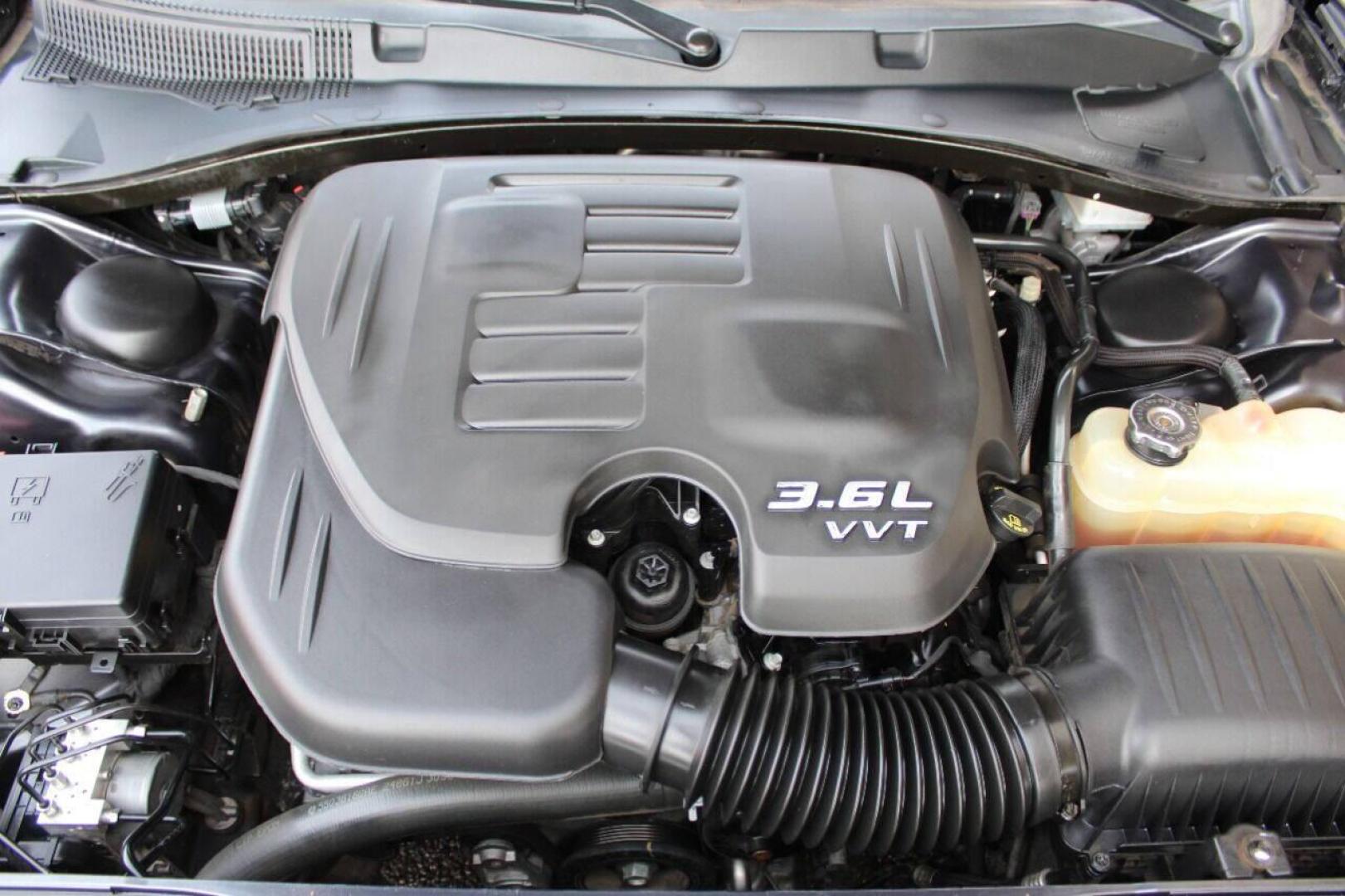 2017 Charcoal Dodge Charger SXT (2C3CDXHG4HH) with an 3.6L V6 DOHC 24V engine, 8A transmission, located at 4301 NW 39th , Oklahoma City, OK, 73112, (405) 949-5600, 35.512135, -97.598671 - NO DRIVERS LICENCE NO-FULL COVERAGE INSURANCE-NO CREDIT CHECK. COME ON OVER TO SUPERSPORTS AND TAKE A LOOK AND TEST DRIVE. PLEASE GIVE US A CALL AT (405) 949-5600. NO LICENSIA DE MANEJAR- NO SEGURO DE COBERTURA TOTAL- NO VERIFICACCION DE CREDITO. POR FAVOR VENGAN A SUPERSPORTS, ECHE UN - Photo#8