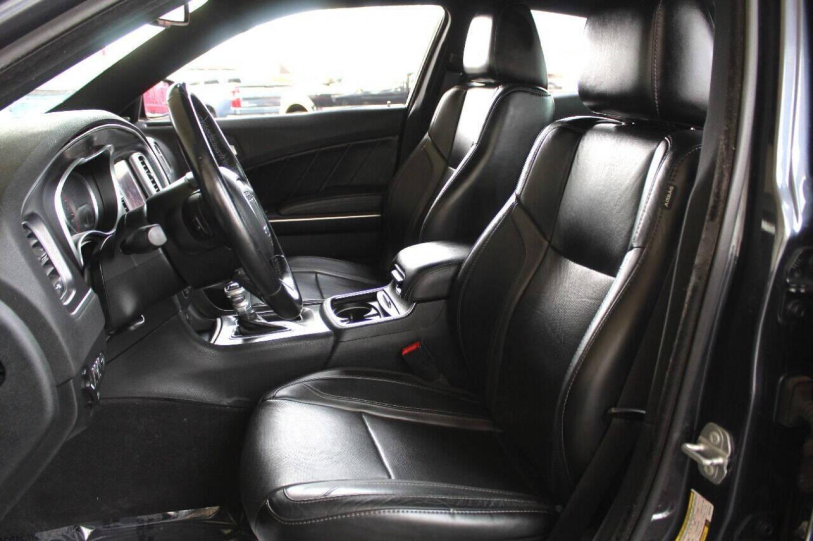 2017 Charcoal Dodge Charger SXT (2C3CDXHG4HH) with an 3.6L V6 DOHC 24V engine, 8A transmission, located at 4301 NW 39th , Oklahoma City, OK, 73112, (405) 949-5600, 35.512135, -97.598671 - NO DRIVERS LICENCE NO-FULL COVERAGE INSURANCE-NO CREDIT CHECK. COME ON OVER TO SUPERSPORTS AND TAKE A LOOK AND TEST DRIVE. PLEASE GIVE US A CALL AT (405) 949-5600. NO LICENSIA DE MANEJAR- NO SEGURO DE COBERTURA TOTAL- NO VERIFICACCION DE CREDITO. POR FAVOR VENGAN A SUPERSPORTS, ECHE UN - Photo#17