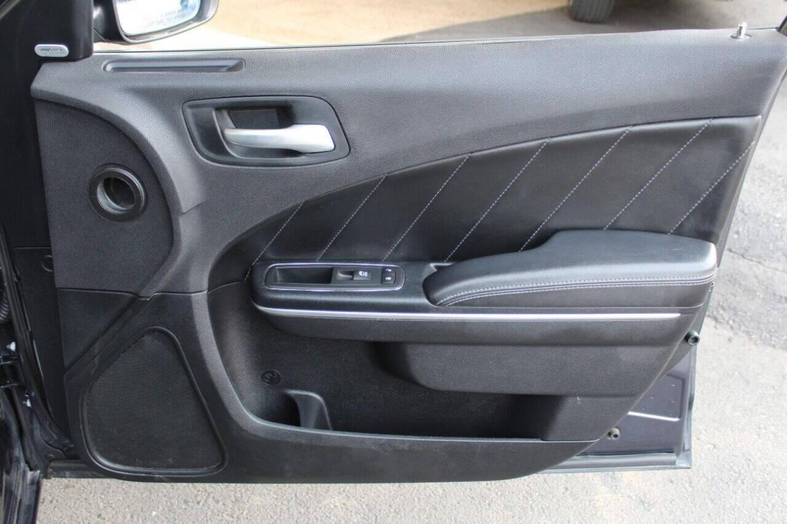 2017 Charcoal Dodge Charger SXT (2C3CDXHG4HH) with an 3.6L V6 DOHC 24V engine, 8A transmission, located at 4301 NW 39th , Oklahoma City, OK, 73112, (405) 949-5600, 35.512135, -97.598671 - NO DRIVERS LICENCE NO-FULL COVERAGE INSURANCE-NO CREDIT CHECK. COME ON OVER TO SUPERSPORTS AND TAKE A LOOK AND TEST DRIVE. PLEASE GIVE US A CALL AT (405) 949-5600. NO LICENSIA DE MANEJAR- NO SEGURO DE COBERTURA TOTAL- NO VERIFICACCION DE CREDITO. POR FAVOR VENGAN A SUPERSPORTS, ECHE UN - Photo#10