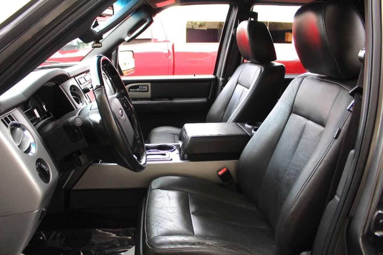 2014 Charcoal Ford Expedition EL Limited 2WD (1FMJK1K58EE) with an 5.4L V8 SOHC 16V FFV engine, 6-Speed Automatic transmission, located at 4301 NW 39th , Oklahoma City, OK, 73112, (405) 949-5600, 35.512135, -97.598671 - NO DRIVERS LICENCE NO - FULL COVERAGE INSURANCE - NO CREDIT CHECK. COME ON OVER TO SUPERSPORTS AND TAKE A LOOK AND TEST DRIVE. PLEASE GIVE US A CALL AT (405) 949-5600. NO LICENCIA DE MANEJAR - NO SEGURO DE COBERTURA TOTAL- NO VERIFICACION DE CREDITO. POR FAVOR VENGAN A SUPERSPORTS, ECHE - Photo#18
