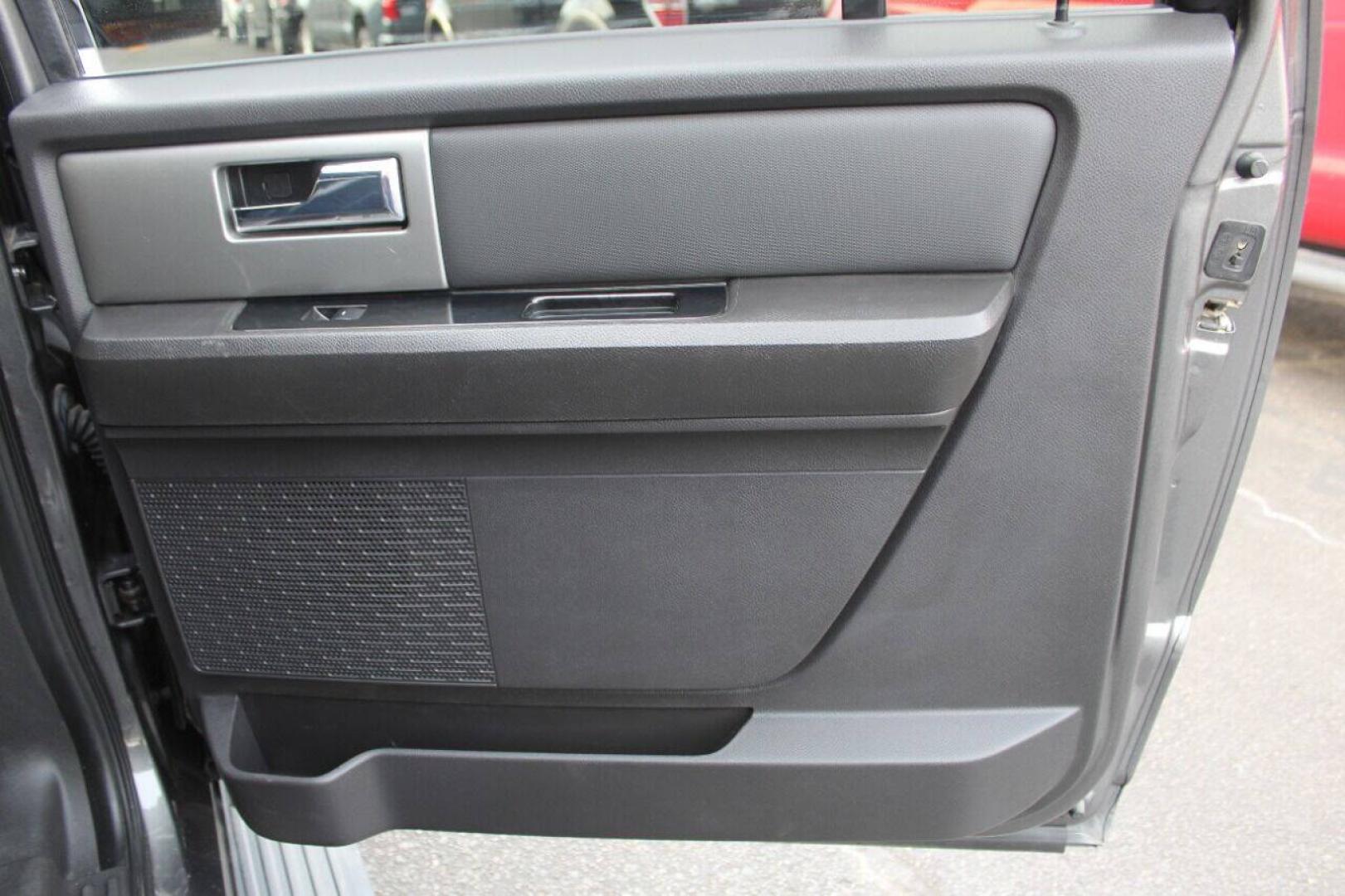 2014 Charcoal Ford Expedition EL EL Limited 2WD (1FMJK1K58EE) with an 5.4L V8 5.4L V8 engine, Automatic 6-Speed transmission, located at 4301 NW 39th , Oklahoma City, OK, 73112, (405) 949-5600, 35.512135, -97.598671 - NO DRIVERS LICENCE NO - FULL COVERAGE INSURANCE - NO CREDIT CHECK. COME ON OVER TO SUPERSPORTS AND TAKE A LOOK AND TEST DRIVE. PLEASE GIVE US A CALL AT (405) 949-5600. NO LICENCIA DE MANEJAR - NO SEGURO DE COBERTURA TOTAL- NO VERIFICACION DE CREDITO. POR FAVOR VENGAN A SUPERSPORTS, ECHE- Photo#10