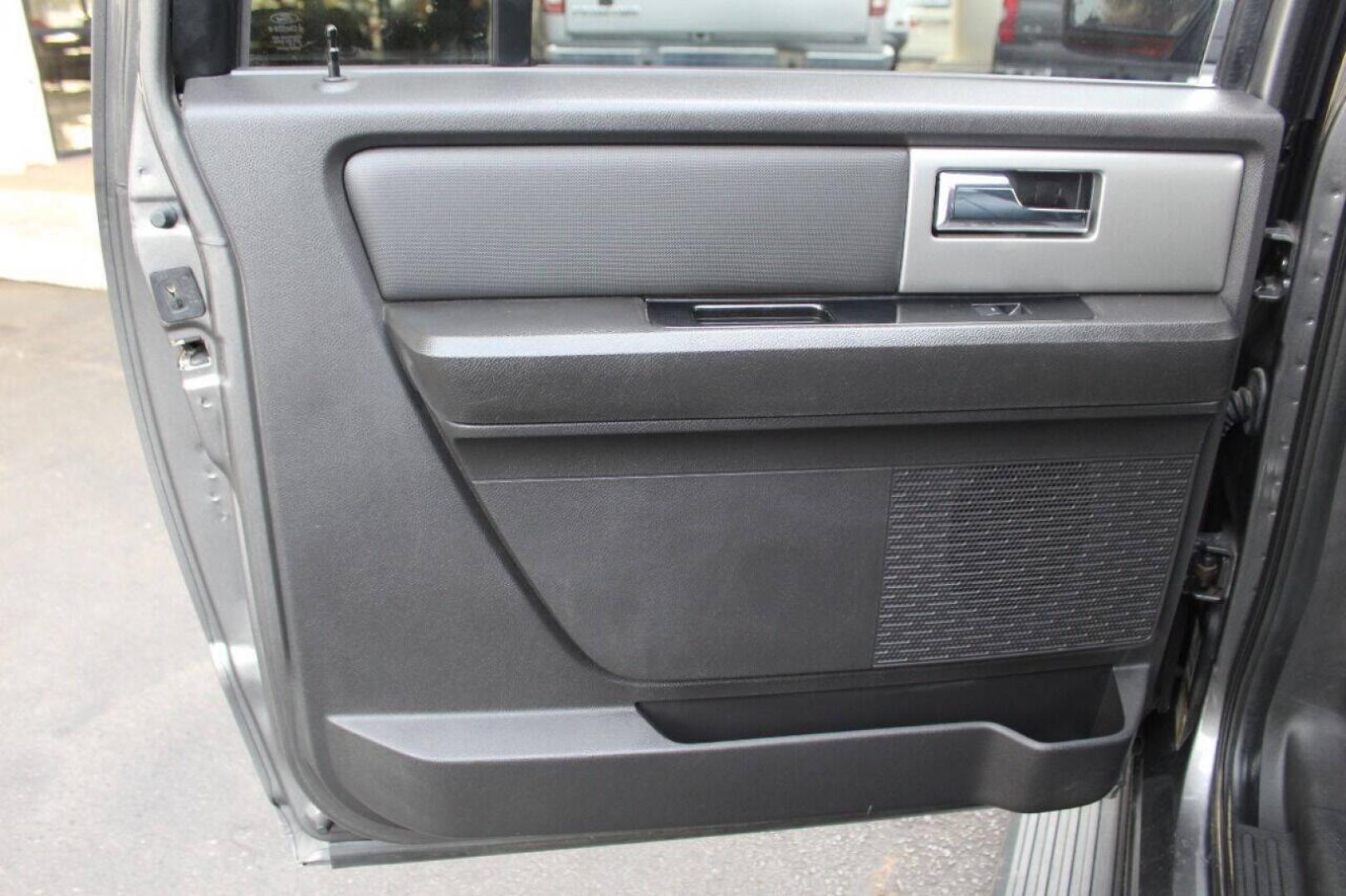 2014 Charcoal Ford Expedition EL EL Limited 2WD (1FMJK1K58EE) with an 5.4L V8 5.4L V8 engine, Automatic 6-Speed transmission, located at 4301 NW 39th , Oklahoma City, OK, 73112, (405) 949-5600, 35.512135, -97.598671 - NO DRIVERS LICENCE NO - FULL COVERAGE INSURANCE - NO CREDIT CHECK. COME ON OVER TO SUPERSPORTS AND TAKE A LOOK AND TEST DRIVE. PLEASE GIVE US A CALL AT (405) 949-5600. NO LICENCIA DE MANEJAR - NO SEGURO DE COBERTURA TOTAL- NO VERIFICACION DE CREDITO. POR FAVOR VENGAN A SUPERSPORTS, ECHE- Photo#15