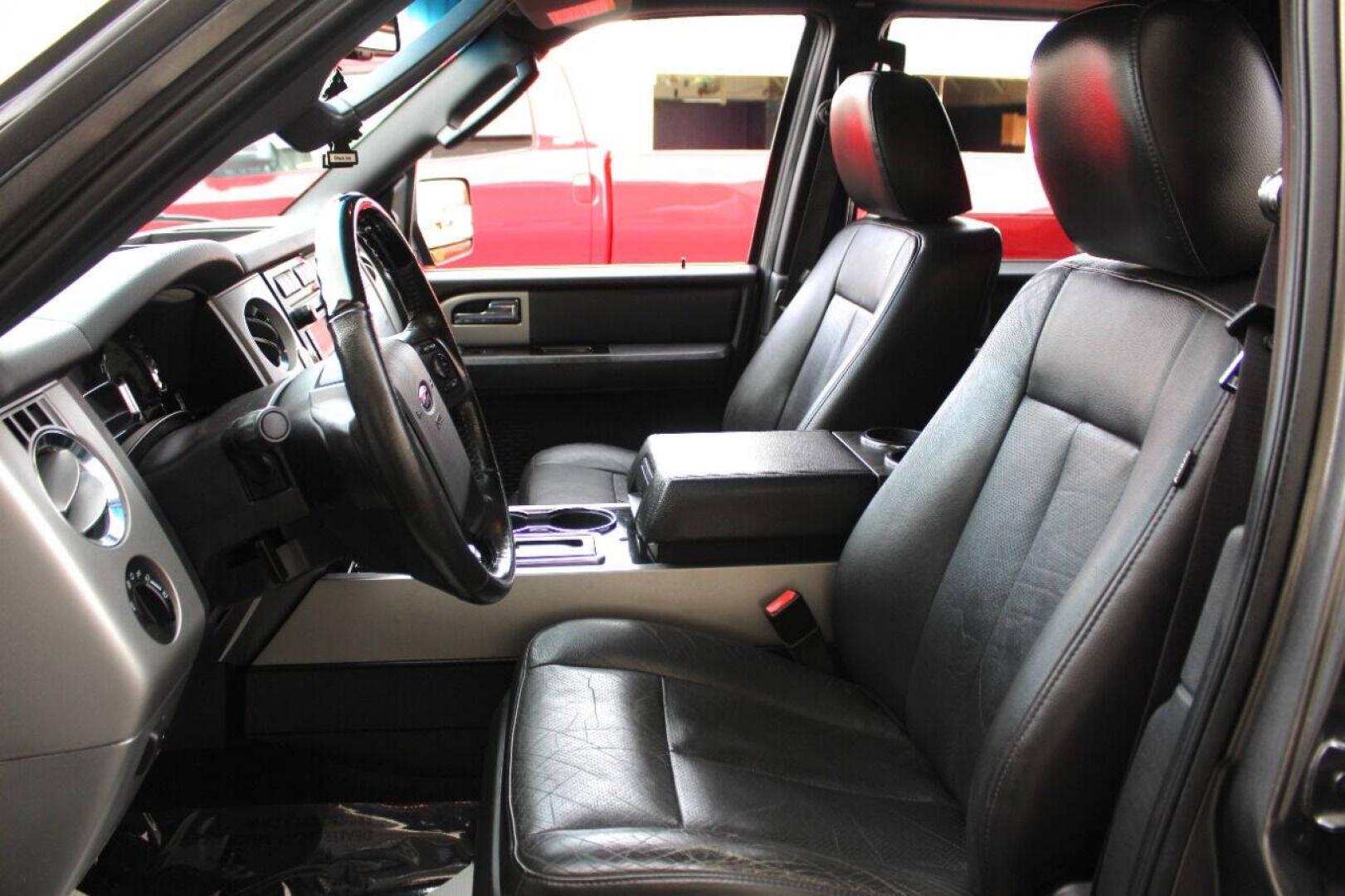 2014 Charcoal Ford Expedition EL EL Limited 2WD (1FMJK1K58EE) with an 5.4L V8 5.4L V8 engine, Automatic 6-Speed transmission, located at 4301 NW 39th , Oklahoma City, OK, 73112, (405) 949-5600, 35.512135, -97.598671 - NO DRIVERS LICENCE NO - FULL COVERAGE INSURANCE - NO CREDIT CHECK. COME ON OVER TO SUPERSPORTS AND TAKE A LOOK AND TEST DRIVE. PLEASE GIVE US A CALL AT (405) 949-5600. NO LICENCIA DE MANEJAR - NO SEGURO DE COBERTURA TOTAL- NO VERIFICACION DE CREDITO. POR FAVOR VENGAN A SUPERSPORTS, ECHE- Photo#18