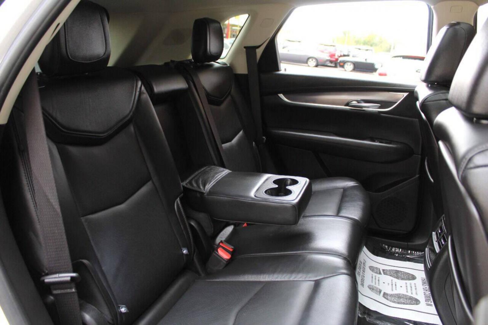 2019 White Cadillac XT5 Premium Luxury (1GYKNERS6KZ) with an 3.6L V6 DOHC 24V engine, 8A transmission, located at 4301 NW 39th , Oklahoma City, OK, 73112, (405) 949-5600, 35.512135, -97.598671 - NO DRIVERS LICENCE NO - FULL COVERAGE INSURANCE - NO CREDIT CHECK. COME ON OVER TO SUPERSPORTS AND TAKE A LOOK AND TEST DRIVE. PLEASE GIVE US A CALL AT (405) 949-5600. NO LICENCIA DE MANEJAR - NO SEGURO DE COBERTURA TOTAL - NO VERIFICACION DE CREDITO. POR FAVOR VENGAN A SUPERSPORTS, ECH - Photo#11