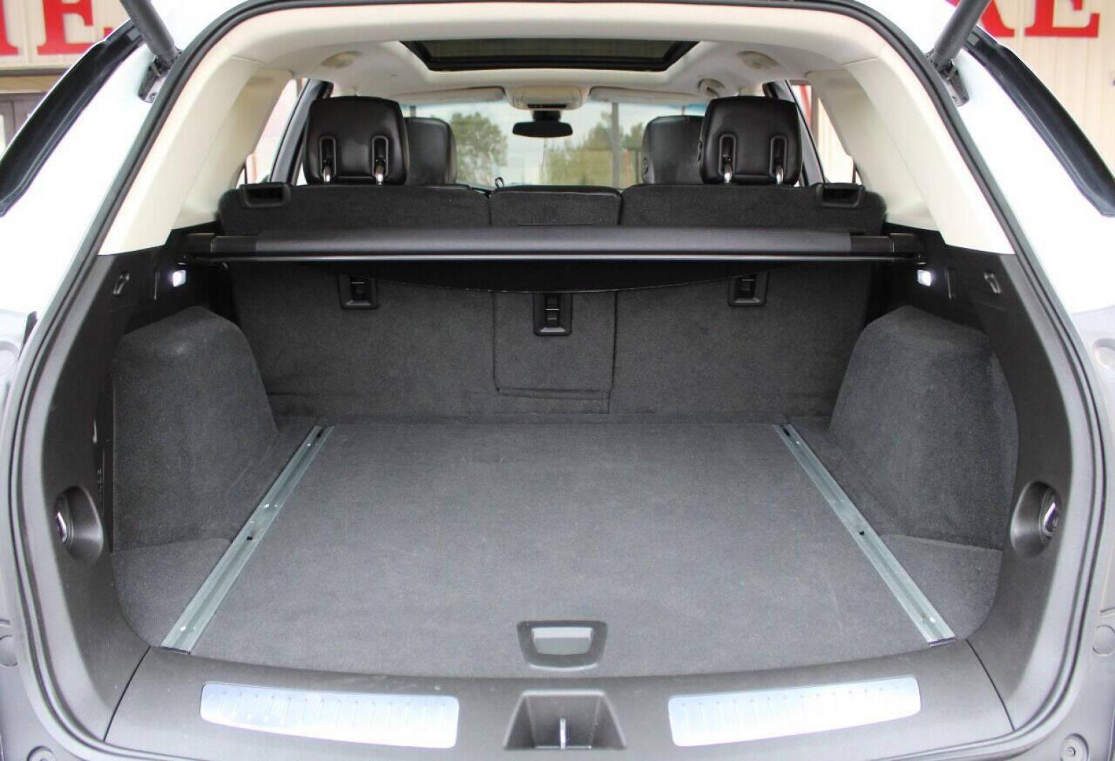 2019 White Cadillac XT5 Premium Luxury (1GYKNERS6KZ) with an 3.6L V6 DOHC 24V engine, 8A transmission, located at 4301 NW 39th , Oklahoma City, OK, 73112, (405) 949-5600, 35.512135, -97.598671 - NO DRIVERS LICENCE NO - FULL COVERAGE INSURANCE - NO CREDIT CHECK. COME ON OVER TO SUPERSPORTS AND TAKE A LOOK AND TEST DRIVE. PLEASE GIVE US A CALL AT (405) 949-5600. NO LICENCIA DE MANEJAR - NO SEGURO DE COBERTURA TOTAL - NO VERIFICACION DE CREDITO. POR FAVOR VENGAN A SUPERSPORTS, ECH - Photo#12