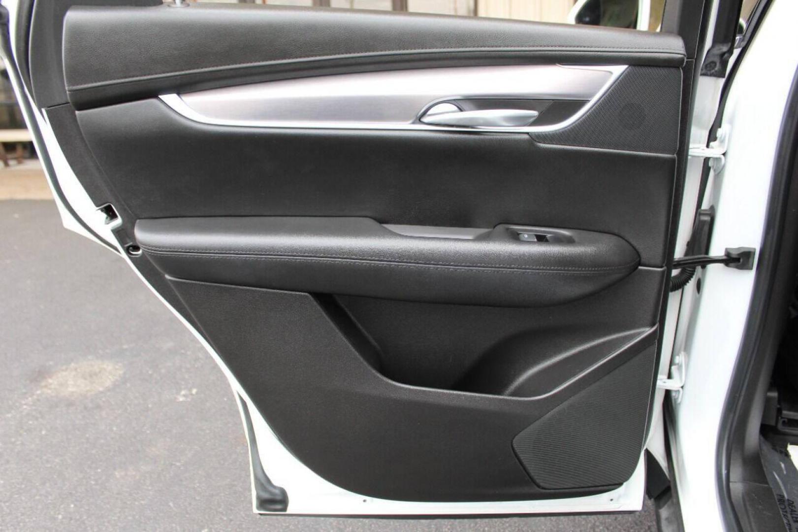 2019 White Cadillac XT5 Premium Luxury (1GYKNERS6KZ) with an 3.6L V6 DOHC 24V engine, 8A transmission, located at 4301 NW 39th , Oklahoma City, OK, 73112, (405) 949-5600, 35.512135, -97.598671 - NO DRIVERS LICENCE NO - FULL COVERAGE INSURANCE - NO CREDIT CHECK. COME ON OVER TO SUPERSPORTS AND TAKE A LOOK AND TEST DRIVE. PLEASE GIVE US A CALL AT (405) 949-5600. NO LICENCIA DE MANEJAR - NO SEGURO DE COBERTURA TOTAL - NO VERIFICACION DE CREDITO. POR FAVOR VENGAN A SUPERSPORTS, ECH - Photo#13