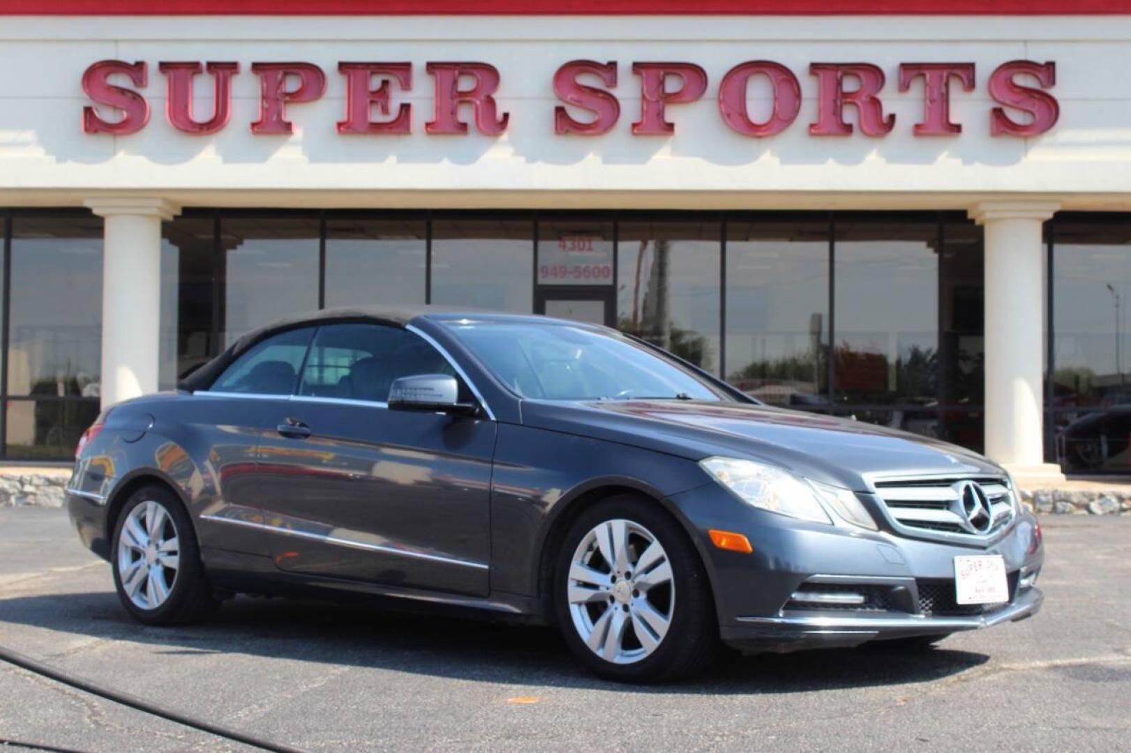 2012 Gray Mercedes-Benz E-Class E350 Cabriolet (WDDKK5KF9CF) with an 3.5L V6 DOHC 24V engine, 7-Speed Automatic transmission, located at 4301 NW 39th , Oklahoma City, OK, 73112, (405) 949-5600, 35.512135, -97.598671 - NO DRIVERS LICENSE - NO FULL COVERAGE INSURANCE - NO CREDIT CHECK. COME ON OVER TO SUPERSPORTS AND TAKE A LOOK AND TEST DRIVE PLEASE GIVE US A CALL AT (405) 949-5600. NO LICENCIA DE MANEJAR - NO SEGURO DE COBERTURA TOTAL - NO VERIFICACION DE CREDITO. POR FAVOR VENGAN A SUPERSPOR - Photo#2