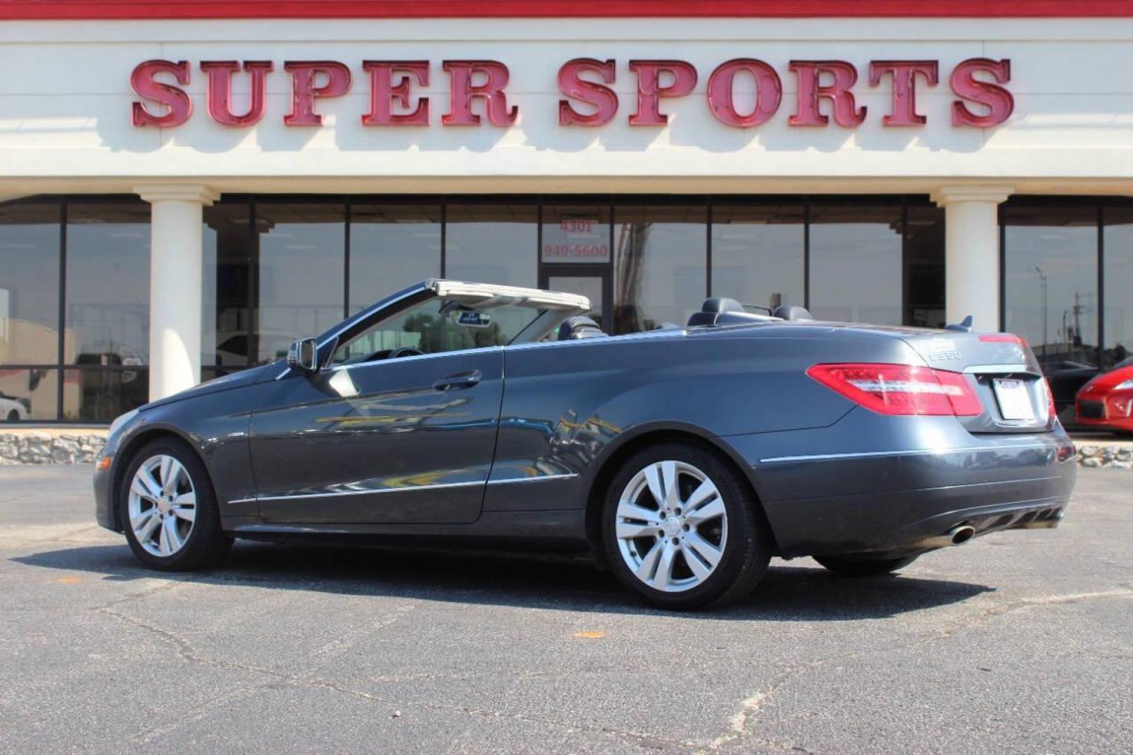 2012 Gray Mercedes-Benz E-Class E350 Cabriolet (WDDKK5KF9CF) with an 3.5L V6 DOHC 24V engine, 7-Speed Automatic transmission, located at 4301 NW 39th , Oklahoma City, OK, 73112, (405) 949-5600, 35.512135, -97.598671 - NO DRIVERS LICENSE - NO FULL COVERAGE INSURANCE - NO CREDIT CHECK. COME ON OVER TO SUPERSPORTS AND TAKE A LOOK AND TEST DRIVE PLEASE GIVE US A CALL AT (405) 949-5600. NO LICENCIA DE MANEJAR - NO SEGURO DE COBERTURA TOTAL - NO VERIFICACION DE CREDITO. POR FAVOR VENGAN A SUPERSPOR - Photo#11