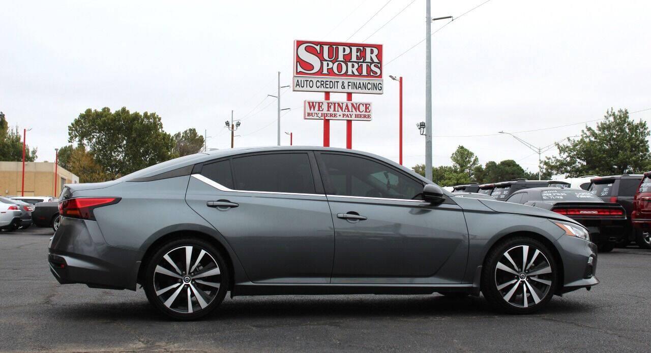 2020 Gray Nissan Altima 2.5 SR (1N4BL4CV3LN) with an 2.5L I4 2.5L I4 engine, CVT transmission, located at 4301 NW 39th , Oklahoma City, OK, 73112, (405) 949-5600, 35.512135, -97.598671 - Hablamos espanol. SPEND SMART --- BUY FROM SUPER SPORTS. ALL PRICES, DOWN PAYMENTS, PAYMENTS, AND FINANCE TERMS ARE NEGOTIABLE AT THE TIME OF APPROVAL. WE WILL WORK WITH YOU TO FIT YOUR BUDGET. WE WILL EVEN LOWER AND ADJUST THE NUMBERS TO HELP MAKE THE VEHICLE MORE AFFORDABLE FOR YOU.- Photo#3
