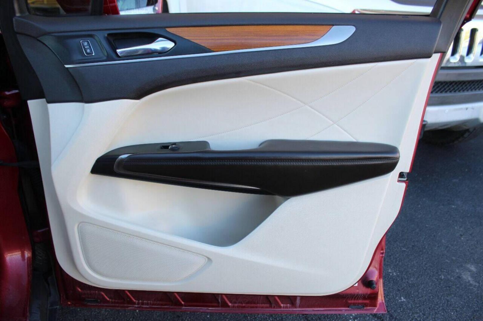 2016 Burgundy Lincoln MKC Reserve AWD (5LMTJ3DH0GU) with an 2.3L L4 DOHC 16V engine, 6A transmission, located at 4301 NW 39th , Oklahoma City, OK, 73112, (405) 949-5600, 35.512135, -97.598671 - NO DRIVERS LICENCE NO - FULL COVERAGE INSURANCE - NO CREDIT CHECK. COME ON OVER TO SUPERSPORTS AND TAKE A LOOK AND TEST DRIVE. PLEASE GIVE US A CALL AT (405) 949-5600. NO LICENCIA DE MANEJAR - NO SEGURO DE COBERTURA TOTAL - NO VERIFICACION DE CREDITO. POR FAVOR VENGAN A SUPERSPORTS, ECH - Photo#8