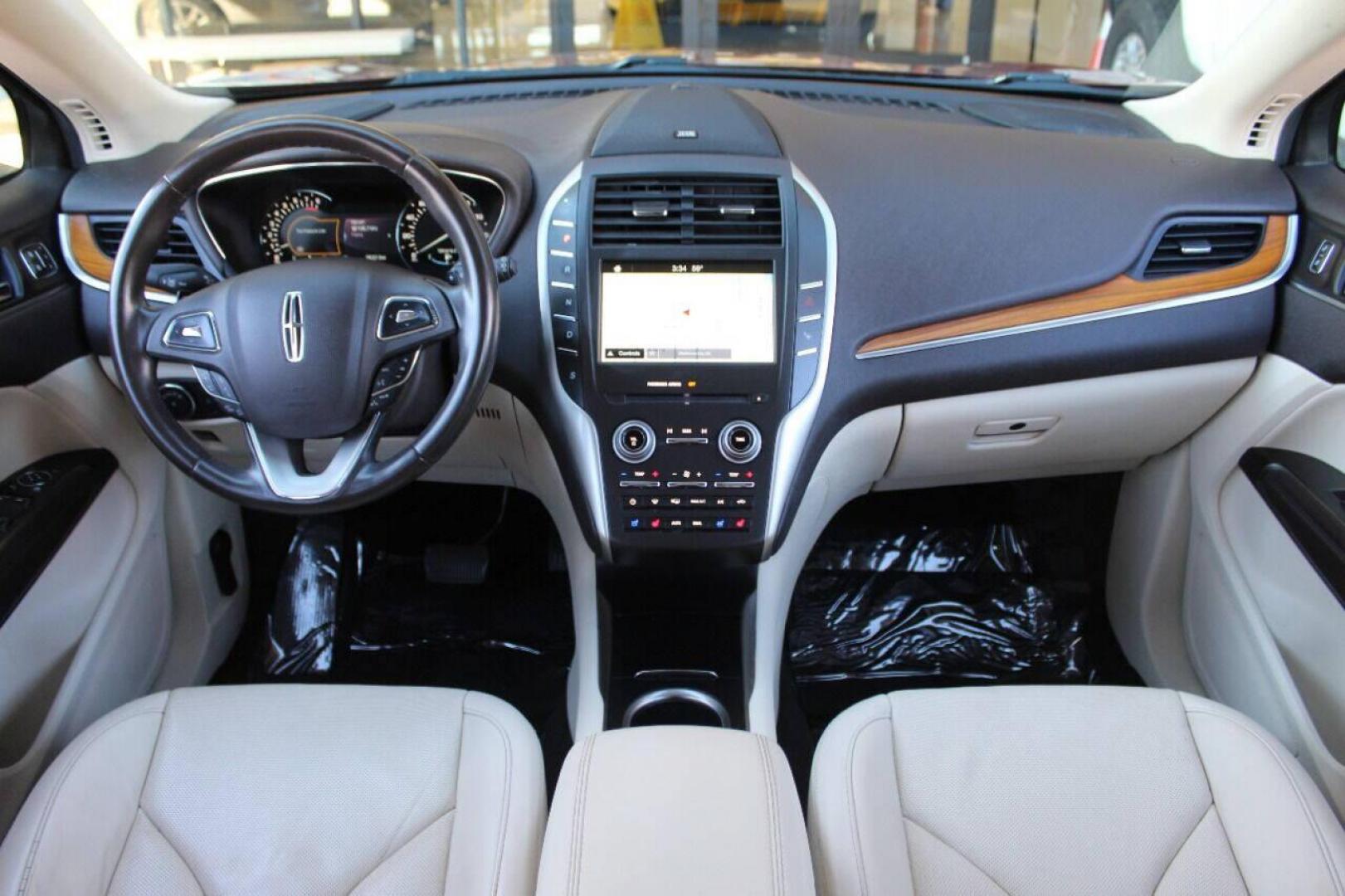 2016 Burgundy Lincoln MKC Reserve AWD (5LMTJ3DH0GU) with an 2.3L L4 DOHC 16V engine, 6A transmission, located at 4301 NW 39th , Oklahoma City, OK, 73112, (405) 949-5600, 35.512135, -97.598671 - NO DRIVERS LICENCE NO - FULL COVERAGE INSURANCE - NO CREDIT CHECK. COME ON OVER TO SUPERSPORTS AND TAKE A LOOK AND TEST DRIVE. PLEASE GIVE US A CALL AT (405) 949-5600. NO LICENCIA DE MANEJAR - NO SEGURO DE COBERTURA TOTAL - NO VERIFICACION DE CREDITO. POR FAVOR VENGAN A SUPERSPORTS, ECH - Photo#17