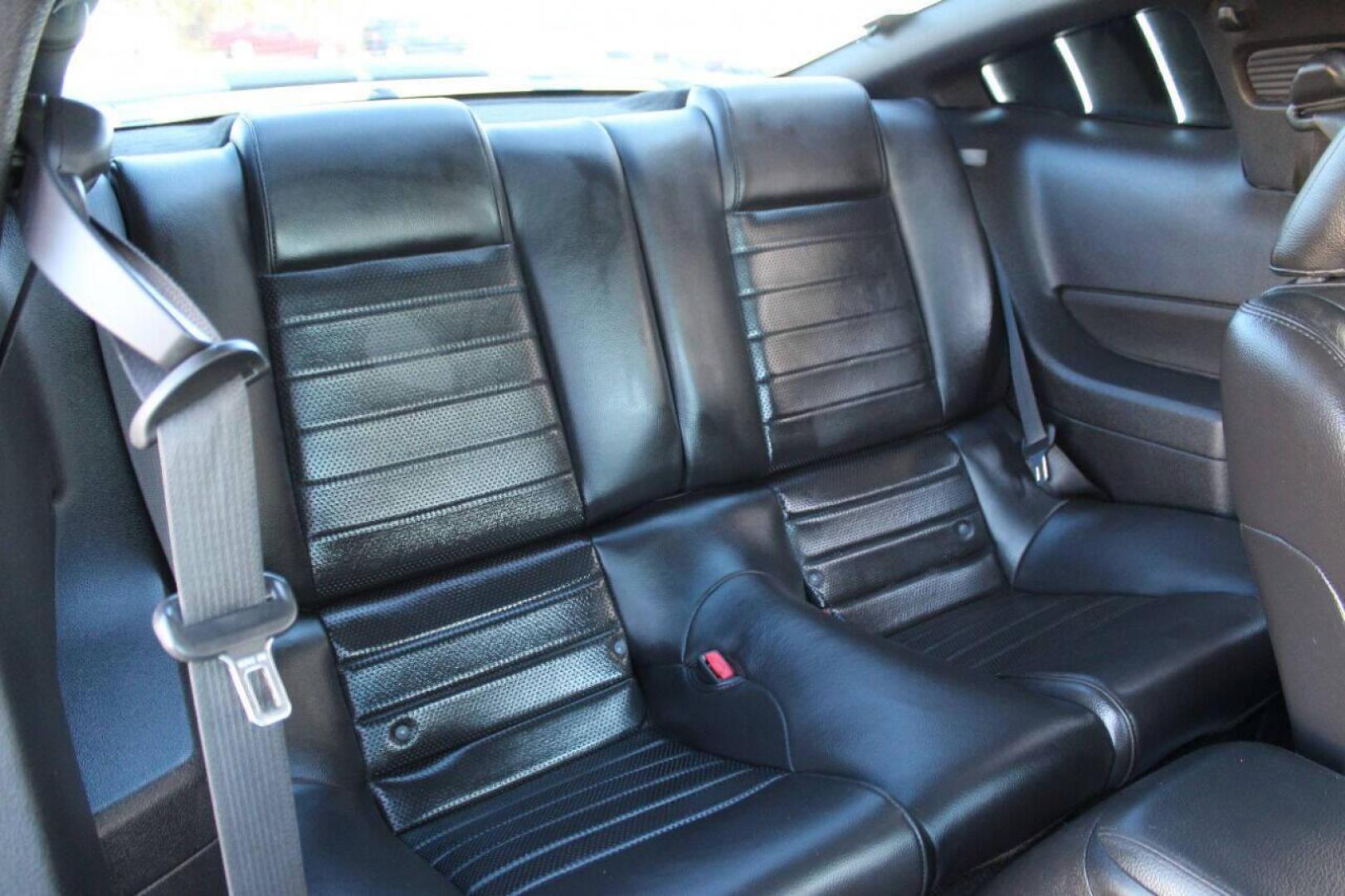 2009 Gray Ford Mustang GT Coupe (1ZVHT82H495) with an 4.6L V8 SOHC 24V engine, Manual 5-Speed transmission, located at 4301 NW 39th , Oklahoma City, OK, 73112, (405) 949-5600, 35.512135, -97.598671 - NO DRIVERS LICENCE - NO FULL COVERAGE INSURANCE - NO CREDIT CHECK. COME ON OVER TO SUPERSPORTS AND TAKE A LOOK AND TEST DRIVE PLEASE GIVE US A CALL AT (405) 949-5600. NO LICENCIA DE MANEJAR - NO SEGURO DE COBERTURA TOTAL - NO VERIFICACION DE CREDITO. POR FAVOR VENGAN A SUPERSPORTS, EC - Photo#7