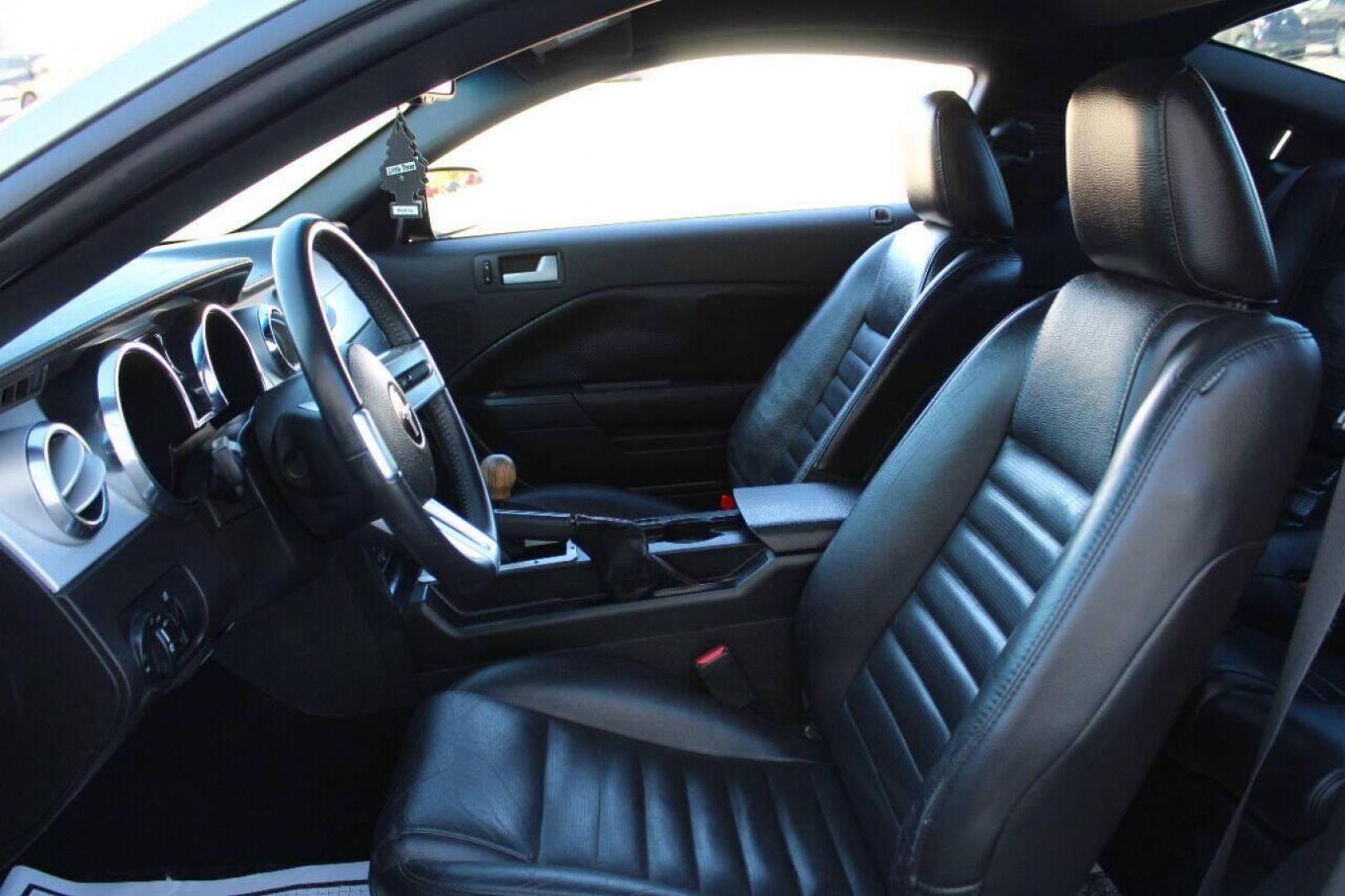 2009 Gray Ford Mustang GT Coupe (1ZVHT82H495) with an 4.6L V8 SOHC 24V engine, Manual 5-Speed transmission, located at 4301 NW 39th , Oklahoma City, OK, 73112, (405) 949-5600, 35.512135, -97.598671 - NO DRIVERS LICENCE - NO FULL COVERAGE INSURANCE - NO CREDIT CHECK. COME ON OVER TO SUPERSPORTS AND TAKE A LOOK AND TEST DRIVE PLEASE GIVE US A CALL AT (405) 949-5600. NO LICENCIA DE MANEJAR - NO SEGURO DE COBERTURA TOTAL - NO VERIFICACION DE CREDITO. POR FAVOR VENGAN A SUPERSPORTS, EC - Photo#10