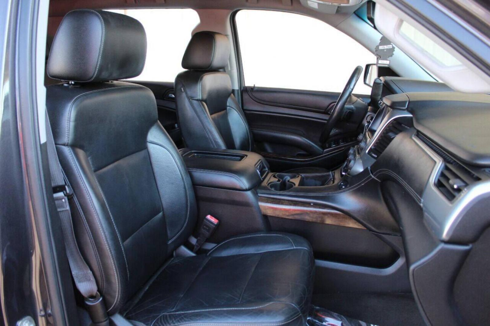 2015 Black Chevrolet Suburban LT 1500 2WD (1GNSCJKC8FR) with an 5.3L V8 5.3L V8 engine, Automatic 6-Speed transmission, located at 4301 NW 39th , Oklahoma City, OK, 73112, (405) 949-5600, 35.512135, -97.598671 - NO DRIVERS LICENCE - NO FULL COVERAGE INSURANCE - NO CREDIT CHECK. COME ON OVER TO SUPERSPORTS AND TAKE A LOOK AND TEST DRIVE. PLEASE GIVE US A CALL AT (405) 949-5600. NO LICENCIA DE MANEJAR - NO SEGURO DE COBERTURA TOTAL - NO VERIFICACION DE CREDITO. POR FAVOR VENGAN A SUPERSPORTS, E- Photo#9