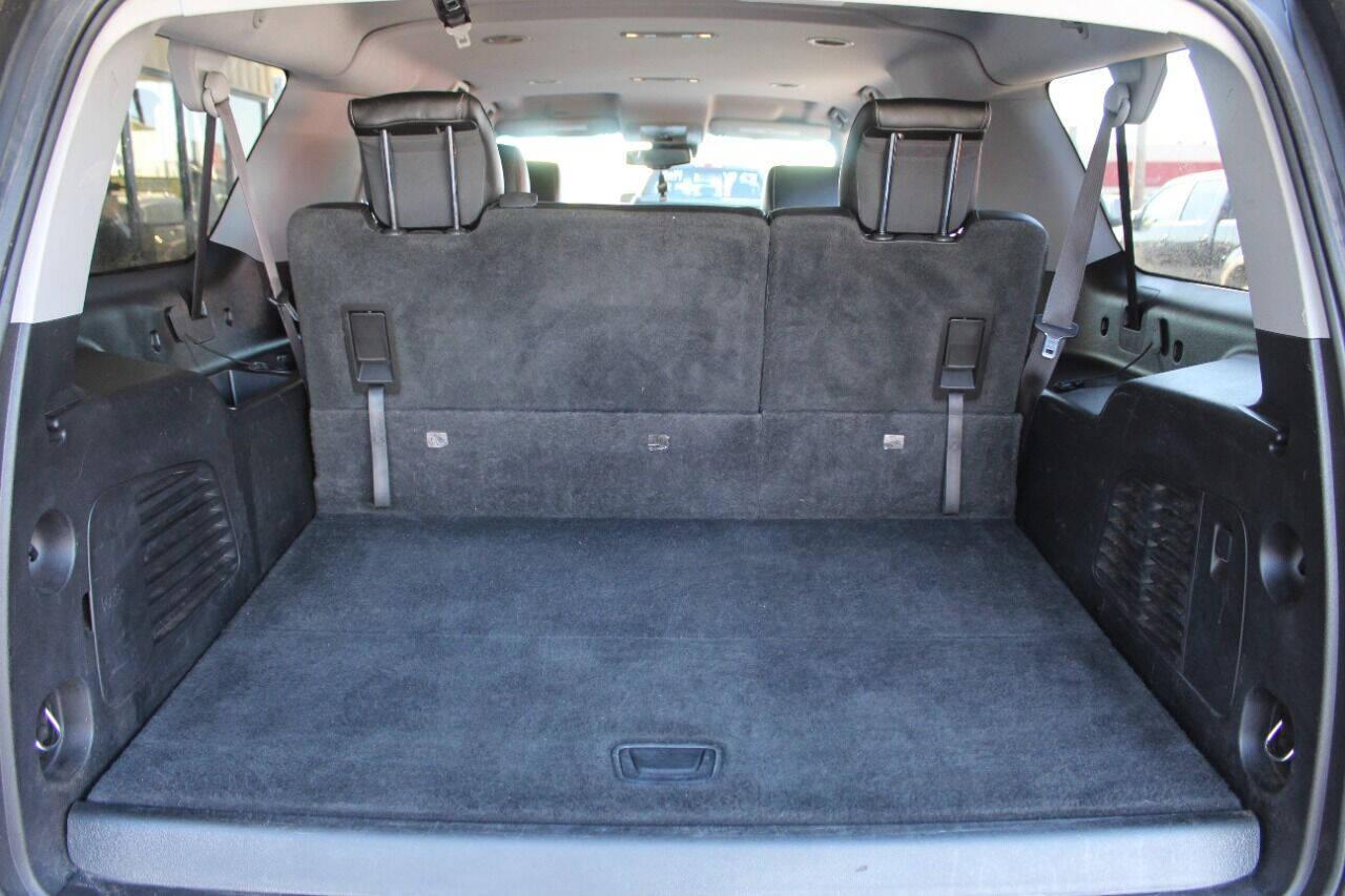 2015 Black Chevrolet Suburban LT 1500 2WD (1GNSCJKC8FR) with an 5.3L V8 5.3L V8 engine, Automatic 6-Speed transmission, located at 4301 NW 39th , Oklahoma City, OK, 73112, (405) 949-5600, 35.512135, -97.598671 - NO DRIVERS LICENCE - NO FULL COVERAGE INSURANCE - NO CREDIT CHECK. COME ON OVER TO SUPERSPORTS AND TAKE A LOOK AND TEST DRIVE. PLEASE GIVE US A CALL AT (405) 949-5600. NO LICENCIA DE MANEJAR - NO SEGURO DE COBERTURA TOTAL - NO VERIFICACION DE CREDITO. POR FAVOR VENGAN A SUPERSPORTS, E - Photo#13