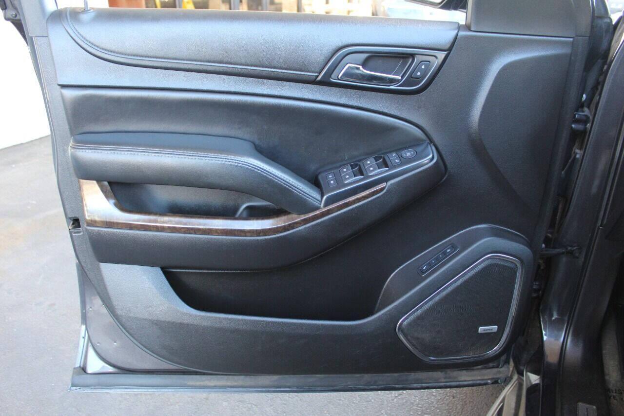 2015 Black Chevrolet Suburban LT 1500 2WD (1GNSCJKC8FR) with an 5.3L V8 5.3L V8 engine, Automatic 6-Speed transmission, located at 4301 NW 39th , Oklahoma City, OK, 73112, (405) 949-5600, 35.512135, -97.598671 - NO DRIVERS LICENCE - NO FULL COVERAGE INSURANCE - NO CREDIT CHECK. COME ON OVER TO SUPERSPORTS AND TAKE A LOOK AND TEST DRIVE. PLEASE GIVE US A CALL AT (405) 949-5600. NO LICENCIA DE MANEJAR - NO SEGURO DE COBERTURA TOTAL - NO VERIFICACION DE CREDITO. POR FAVOR VENGAN A SUPERSPORTS, E - Photo#16