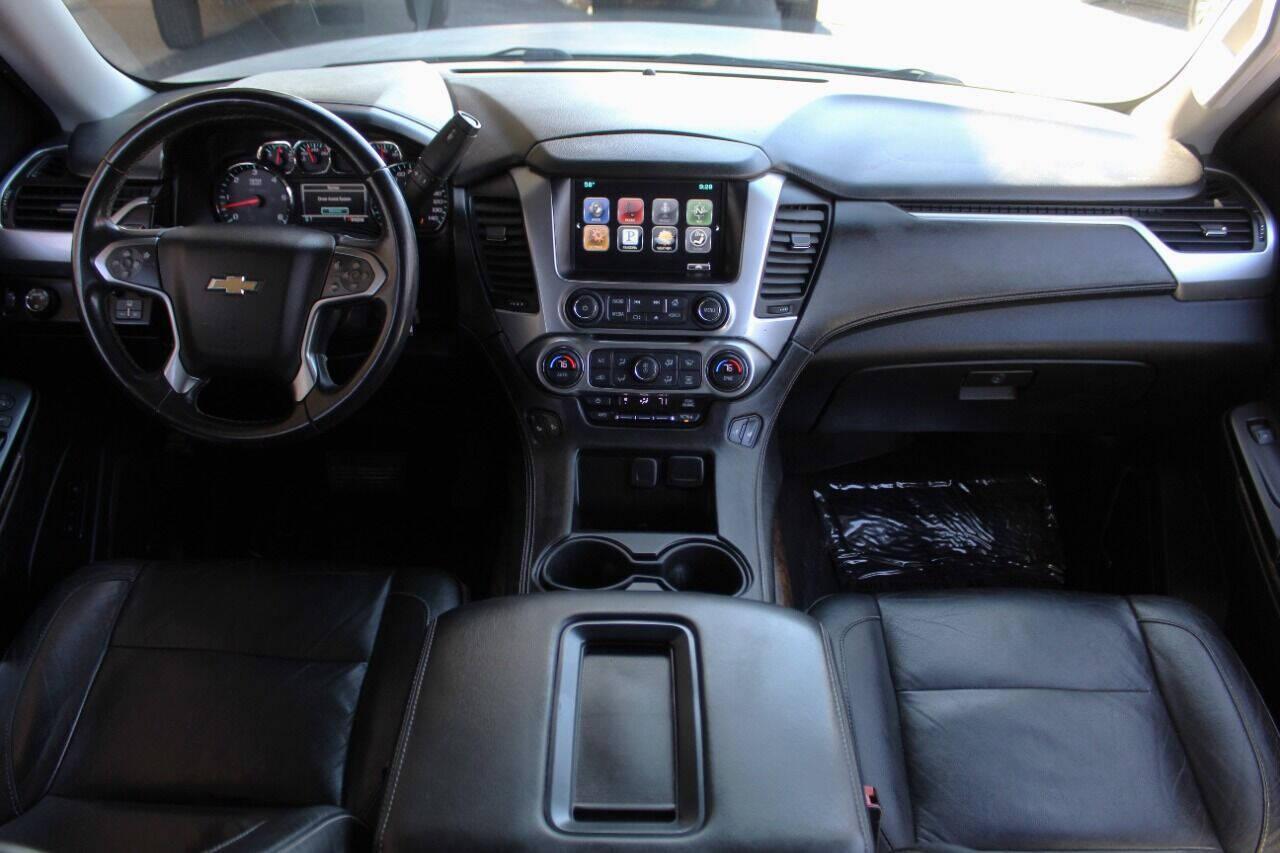 2015 Black Chevrolet Suburban LT 1500 2WD (1GNSCJKC8FR) with an 5.3L V8 5.3L V8 engine, Automatic 6-Speed transmission, located at 4301 NW 39th , Oklahoma City, OK, 73112, (405) 949-5600, 35.512135, -97.598671 - NO DRIVERS LICENCE - NO FULL COVERAGE INSURANCE - NO CREDIT CHECK. COME ON OVER TO SUPERSPORTS AND TAKE A LOOK AND TEST DRIVE. PLEASE GIVE US A CALL AT (405) 949-5600. NO LICENCIA DE MANEJAR - NO SEGURO DE COBERTURA TOTAL - NO VERIFICACION DE CREDITO. POR FAVOR VENGAN A SUPERSPORTS, E - Photo#18