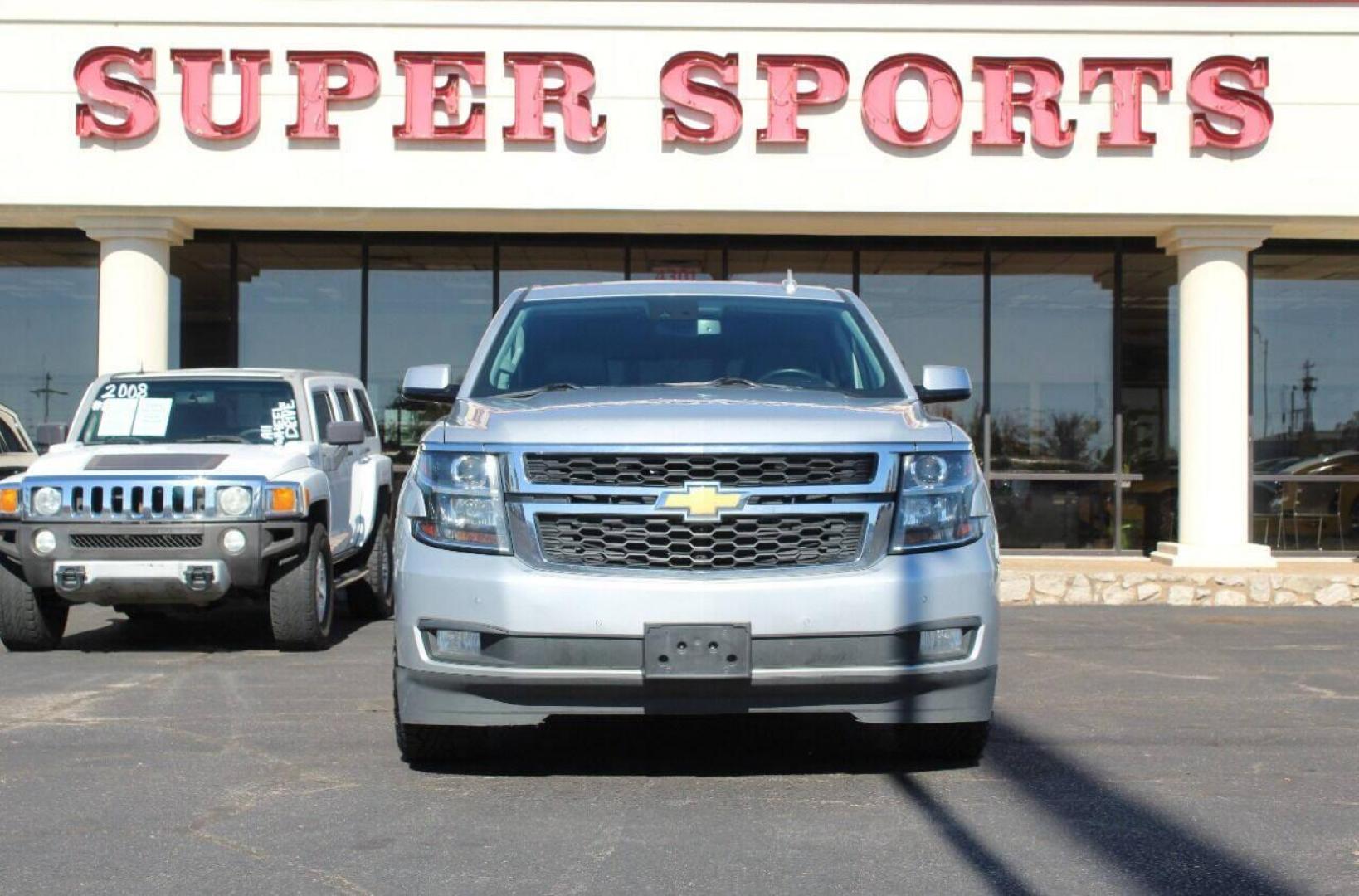 2018 Silver Chevrolet Tahoe LT 4WD (1GNSKBKC5JR) with an 5.3L V8 5.3L V8 engine, Automatic 6-Speed transmission, located at 4301 NW 39th , Oklahoma City, OK, 73112, (405) 949-5600, 35.512135, -97.598671 - NO DRIVERS LICENSE - NO FULL COVERAGE INSURANCE - NO CREDIT CHECK. COME ON OVER TO SUPERSPORTS AND TAKE A LOOK AND TEST DRIVE PLEASE GIVE US A CALL AT (405) 949-5600. NO LICENCIA DE MANEJAR - NO SEGURO DE COBERTURA TOTAL - NO VERIFICACION DE CREDITO. POR FAVOR VENGAN A SUPERSPORTS, ECHE - Photo#0