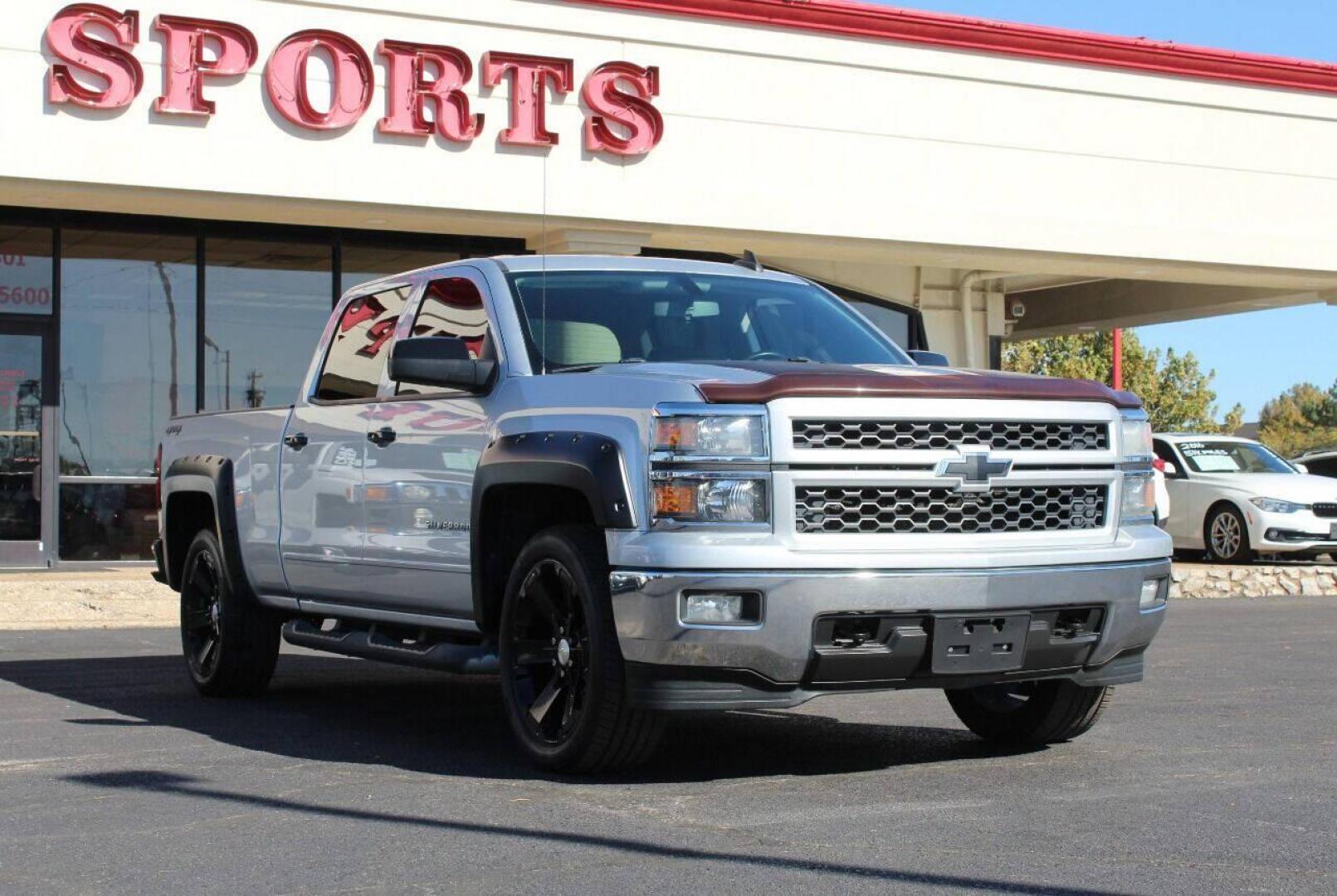 2015 Silver Chevrolet Silverado 1500 LT Crew Cab 4WD (3GCUKRECXFG) with an 5.3L V8 OHV 16V engine, 6-Speed Automatic transmission, located at 4301 NW 39th , Oklahoma City, OK, 73112, (405) 949-5600, 35.512135, -97.598671 - NO DRIVERS LICENSE - NO FULL COVERAGE INSURANCE - NO CREDIT CHECK. COME ON OVER TO SUPERSPORTS AND TAKE A LOOK AND TEST DRIVE. PLEASE GIVE US A CALL AT (405) 949-5600. NO LICENCIA DE MANEJAR - NO SEGURO DE COBERTURA TOTAL - NO VERIFICACION DE CREDITO. POR FAVOR VENGAN A SUPERSPORTS, ECH - Photo#0