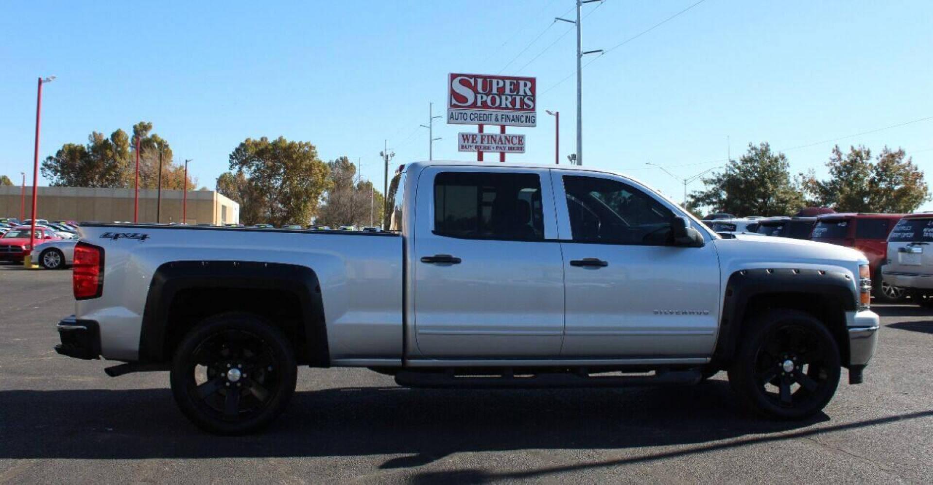 2015 Silver Chevrolet Silverado 1500 LT Crew Cab 4WD (3GCUKRECXFG) with an 5.3L V8 OHV 16V engine, 6-Speed Automatic transmission, located at 4301 NW 39th , Oklahoma City, OK, 73112, (405) 949-5600, 35.512135, -97.598671 - NO DRIVERS LICENSE - NO FULL COVERAGE INSURANCE - NO CREDIT CHECK. COME ON OVER TO SUPERSPORTS AND TAKE A LOOK AND TEST DRIVE. PLEASE GIVE US A CALL AT (405) 949-5600. NO LICENCIA DE MANEJAR - NO SEGURO DE COBERTURA TOTAL - NO VERIFICACION DE CREDITO. POR FAVOR VENGAN A SUPERSPORTS, ECH - Photo#3