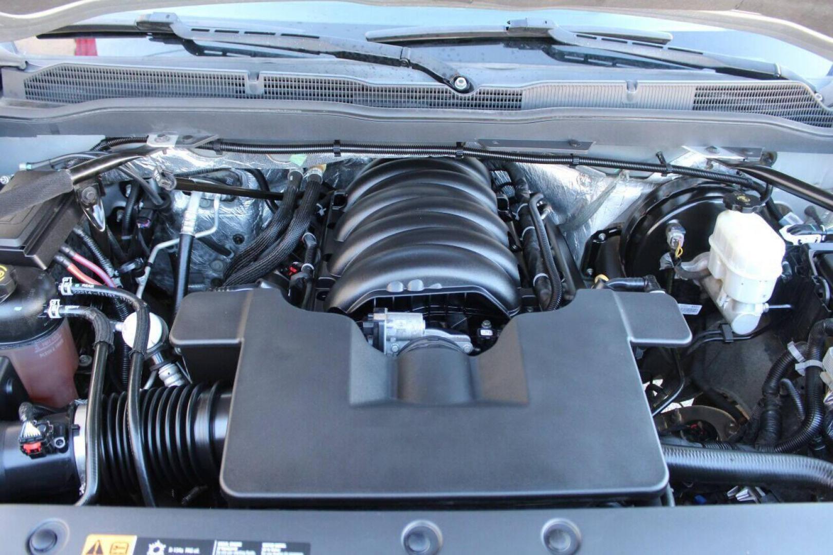 2015 Silver Chevrolet Silverado 1500 LT Crew Cab 4WD (3GCUKRECXFG) with an 5.3L V8 OHV 16V engine, 6-Speed Automatic transmission, located at 4301 NW 39th , Oklahoma City, OK, 73112, (405) 949-5600, 35.512135, -97.598671 - NO DRIVERS LICENSE - NO FULL COVERAGE INSURANCE - NO CREDIT CHECK. COME ON OVER TO SUPERSPORTS AND TAKE A LOOK AND TEST DRIVE. PLEASE GIVE US A CALL AT (405) 949-5600. NO LICENCIA DE MANEJAR - NO SEGURO DE COBERTURA TOTAL - NO VERIFICACION DE CREDITO. POR FAVOR VENGAN A SUPERSPORTS, ECH - Photo#7