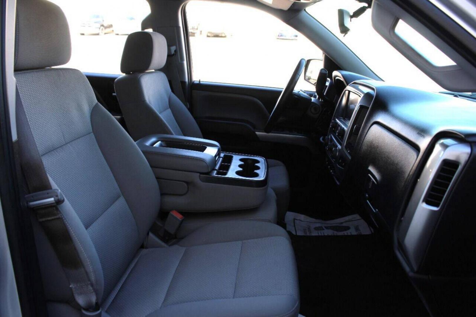 2015 Silver Chevrolet Silverado 1500 LT Crew Cab 4WD (3GCUKRECXFG) with an 5.3L V8 OHV 16V engine, 6-Speed Automatic transmission, located at 4301 NW 39th , Oklahoma City, OK, 73112, (405) 949-5600, 35.512135, -97.598671 - NO DRIVERS LICENSE - NO FULL COVERAGE INSURANCE - NO CREDIT CHECK. COME ON OVER TO SUPERSPORTS AND TAKE A LOOK AND TEST DRIVE. PLEASE GIVE US A CALL AT (405) 949-5600. NO LICENCIA DE MANEJAR - NO SEGURO DE COBERTURA TOTAL - NO VERIFICACION DE CREDITO. POR FAVOR VENGAN A SUPERSPORTS, ECH - Photo#9