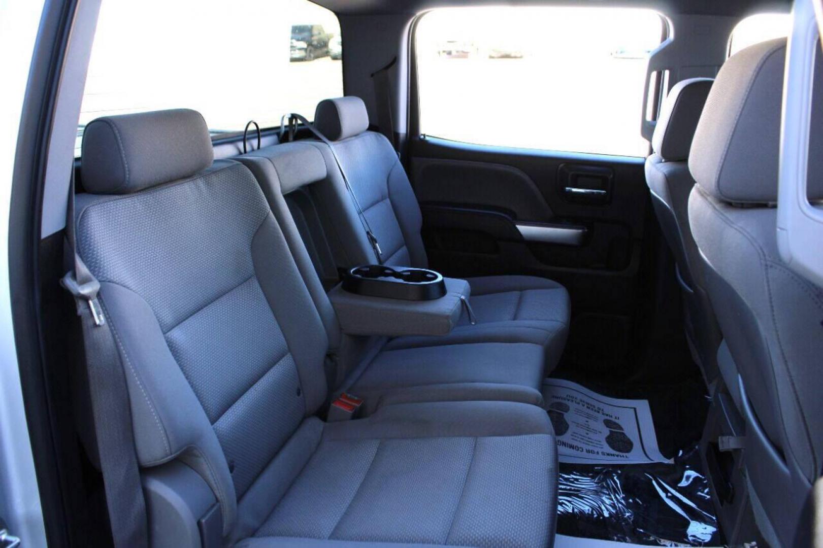 2015 Silver Chevrolet Silverado 1500 LT Crew Cab 4WD (3GCUKRECXFG) with an 5.3L V8 OHV 16V engine, 6-Speed Automatic transmission, located at 4301 NW 39th , Oklahoma City, OK, 73112, (405) 949-5600, 35.512135, -97.598671 - NO DRIVERS LICENSE - NO FULL COVERAGE INSURANCE - NO CREDIT CHECK. COME ON OVER TO SUPERSPORTS AND TAKE A LOOK AND TEST DRIVE. PLEASE GIVE US A CALL AT (405) 949-5600. NO LICENCIA DE MANEJAR - NO SEGURO DE COBERTURA TOTAL - NO VERIFICACION DE CREDITO. POR FAVOR VENGAN A SUPERSPORTS, ECH - Photo#11