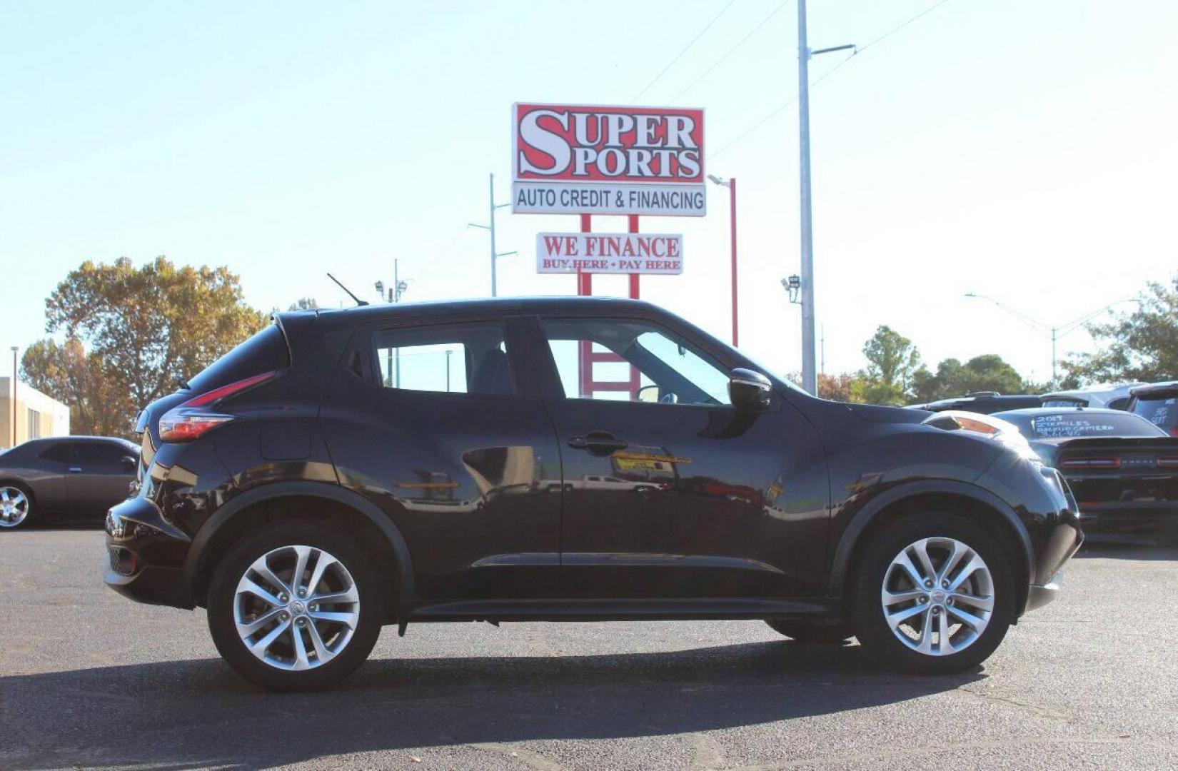 2017 Purple Nissan Juke S FWD (JN8AF5MR4HT) with an 1.6L L4 DOHC 16V TURBO engine, CVT transmission, located at 4301 NW 39th , Oklahoma City, OK, 73112, (405) 949-5600, 35.512135, -97.598671 - NO DRIVERS LICENCE - NO FULL COVERAGE INSURANCE - NO CREDIT CHECK. COME ON OVER TO SUPERSPORTS AND TAKE A LOOK AND TEST DRIVE. PLEASE GIVE US A CALL AT (405) 949-5600. NO LICENCIA DE MANEJAR - NO SEGURO DE COBERTURA TOTAL - NO VERIFICACION DE CREDITO. POR FAVOR VENGAN A SUPERSPORTS, ECH - Photo#3
