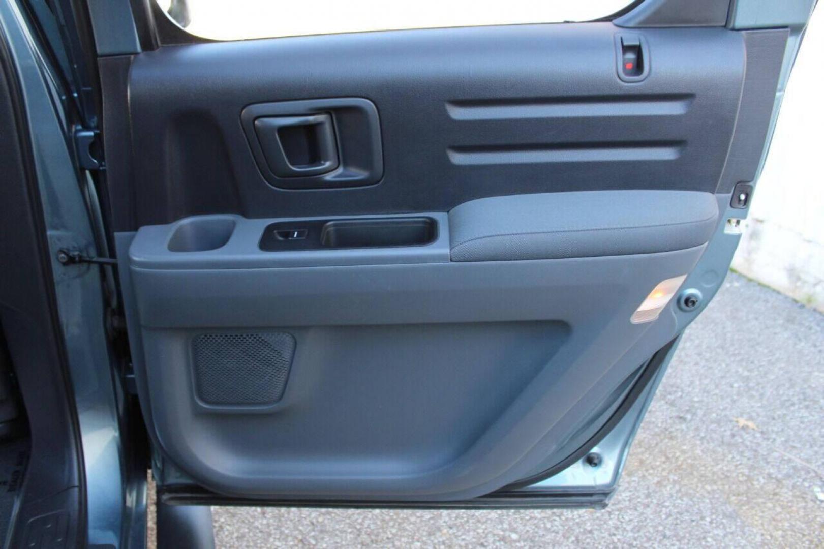 2008 Blue Honda Ridgeline RTS (2HJYK16428H) with an 3.5L V6 SOHC 24V engine, 5-Speed Automatic Overdrive transmission, located at 4301 NW 39th , Oklahoma City, OK, 73112, (405) 949-5600, 35.512135, -97.598671 - Photo#10