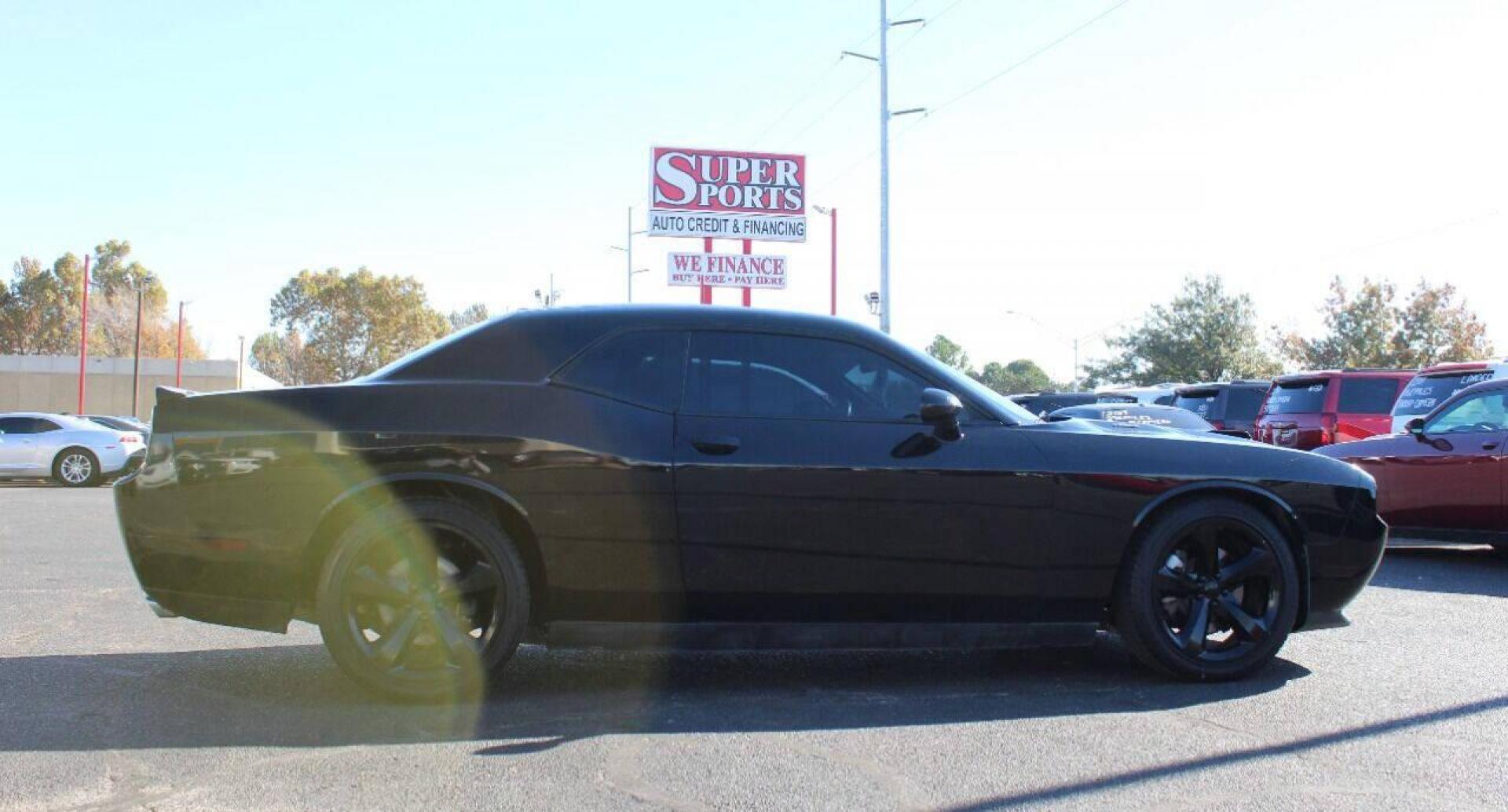 2013 Black Dodge Challenger R/T (2C3CDYBT2DH) with an 5.7L V8 OHV 16V engine, 4-Speed Automatic transmission, located at 4301 NW 39th , Oklahoma City, OK, 73112, (405) 949-5600, 35.512135, -97.598671 - Photo#3