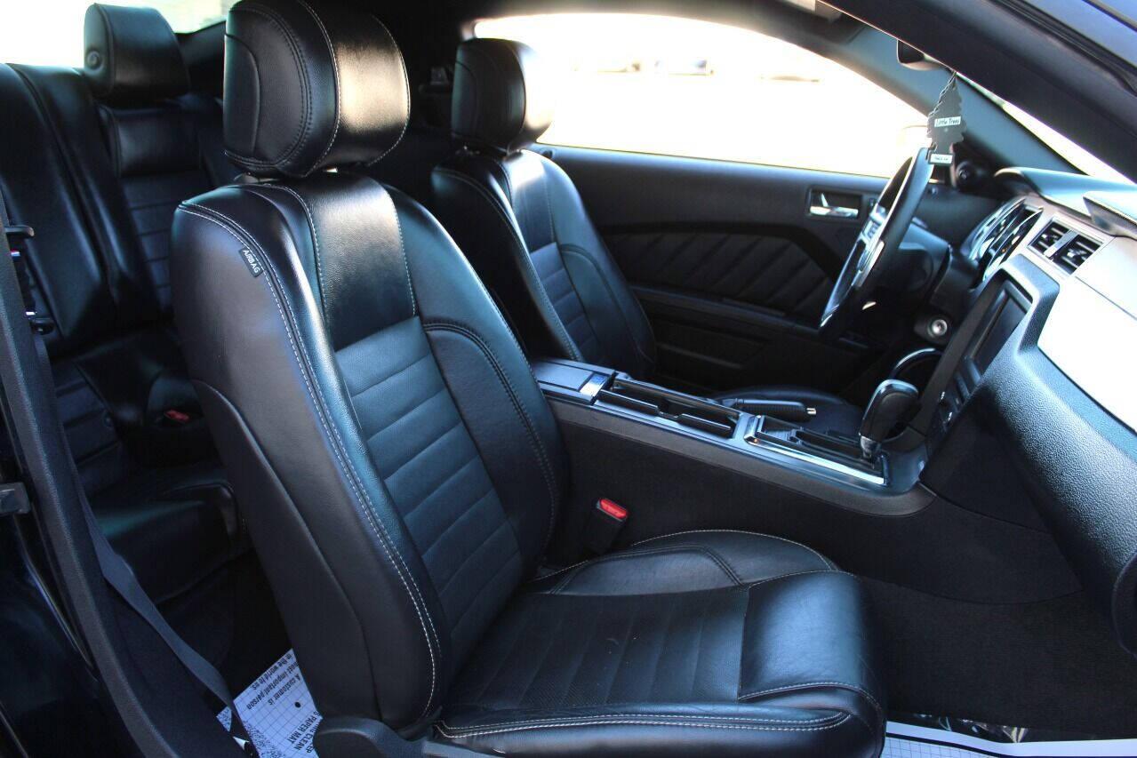 2014 Black Ford Mustang GT Coupe (1ZVBP8CF9E5) with an 5.0L V8 5.0L V8 engine, Automatic 6-Speed transmission, located at 4301 NW 39th , Oklahoma City, OK, 73112, (405) 949-5600, 35.512135, -97.598671 - NO DRIVERS LICENCE -NO FULL COVERAGE INSURANCE - NO CREDIT CHECK. COME ON OVER TO SUPERSPORTS, TAKE A LOOK AND TEST DRIVE. PLEASE GIVE US A CALL AT (405) 949-5600. NO LICENCIA DE CONDUCIR - NO SEGURO DE COBERTURA TOTAL - NO VERIFICACION DE CREDITO. VISITENOS EN SUPERSPORTS, MIRE NUESTRO N - Photo#8