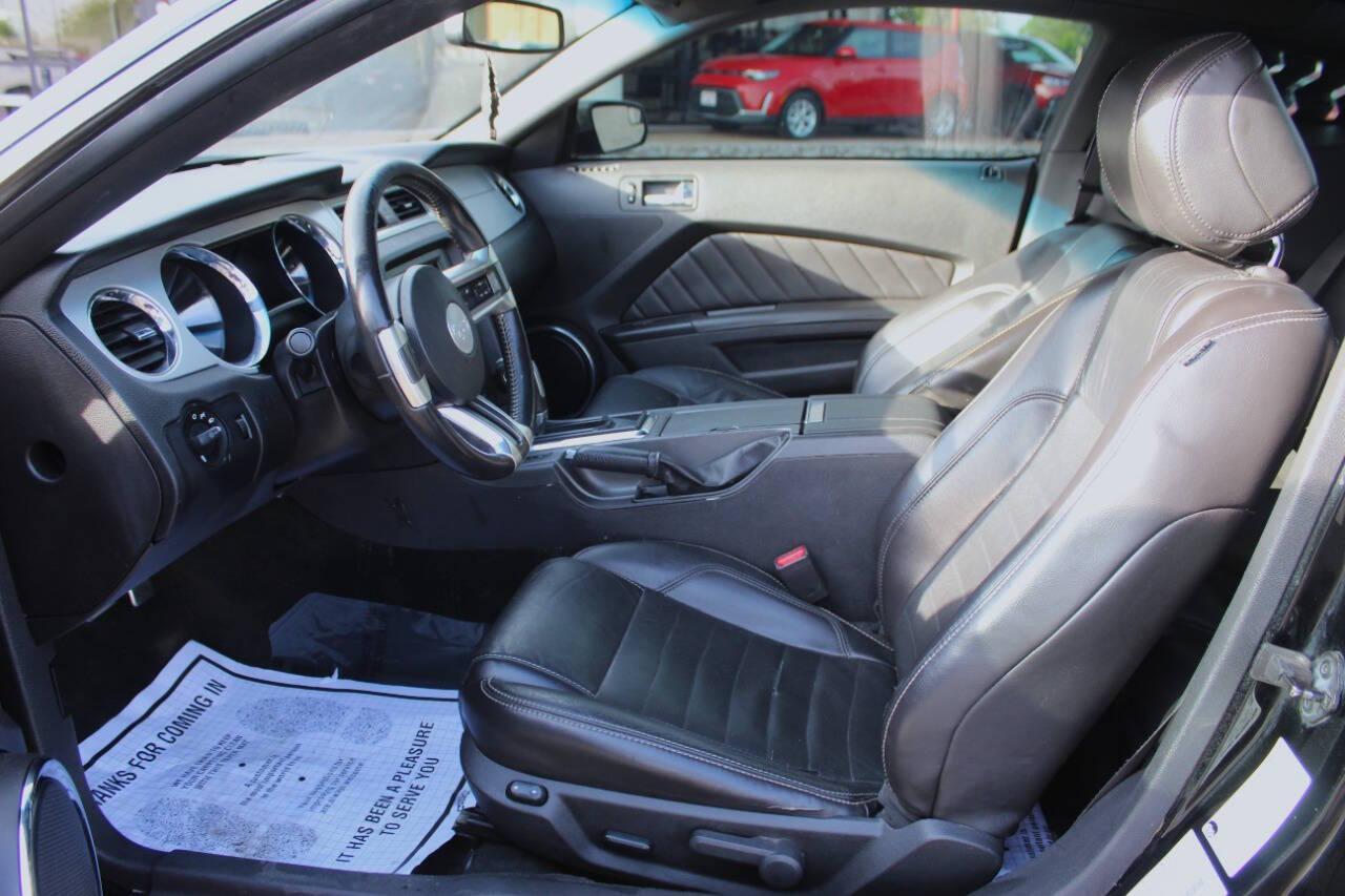 2014 Black Ford Mustang GT Coupe (1ZVBP8CF9E5) with an 5.0L V8 5.0L V8 engine, Automatic 6-Speed transmission, located at 4301 NW 39th , Oklahoma City, OK, 73112, (405) 949-5600, 35.512135, -97.598671 - NO DRIVERS LICENCE -NO FULL COVERAGE INSURANCE - NO CREDIT CHECK. COME ON OVER TO SUPERSPORTS, TAKE A LOOK AND TEST DRIVE. PLEASE GIVE US A CALL AT (405) 949-5600. NO LICENCIA DE CONDUCIR - NO SEGURO DE COBERTURA TOTAL - NO VERIFICACION DE CREDITO. VISITENOS EN SUPERSPORTS, MIRE NUESTRO N - Photo#12