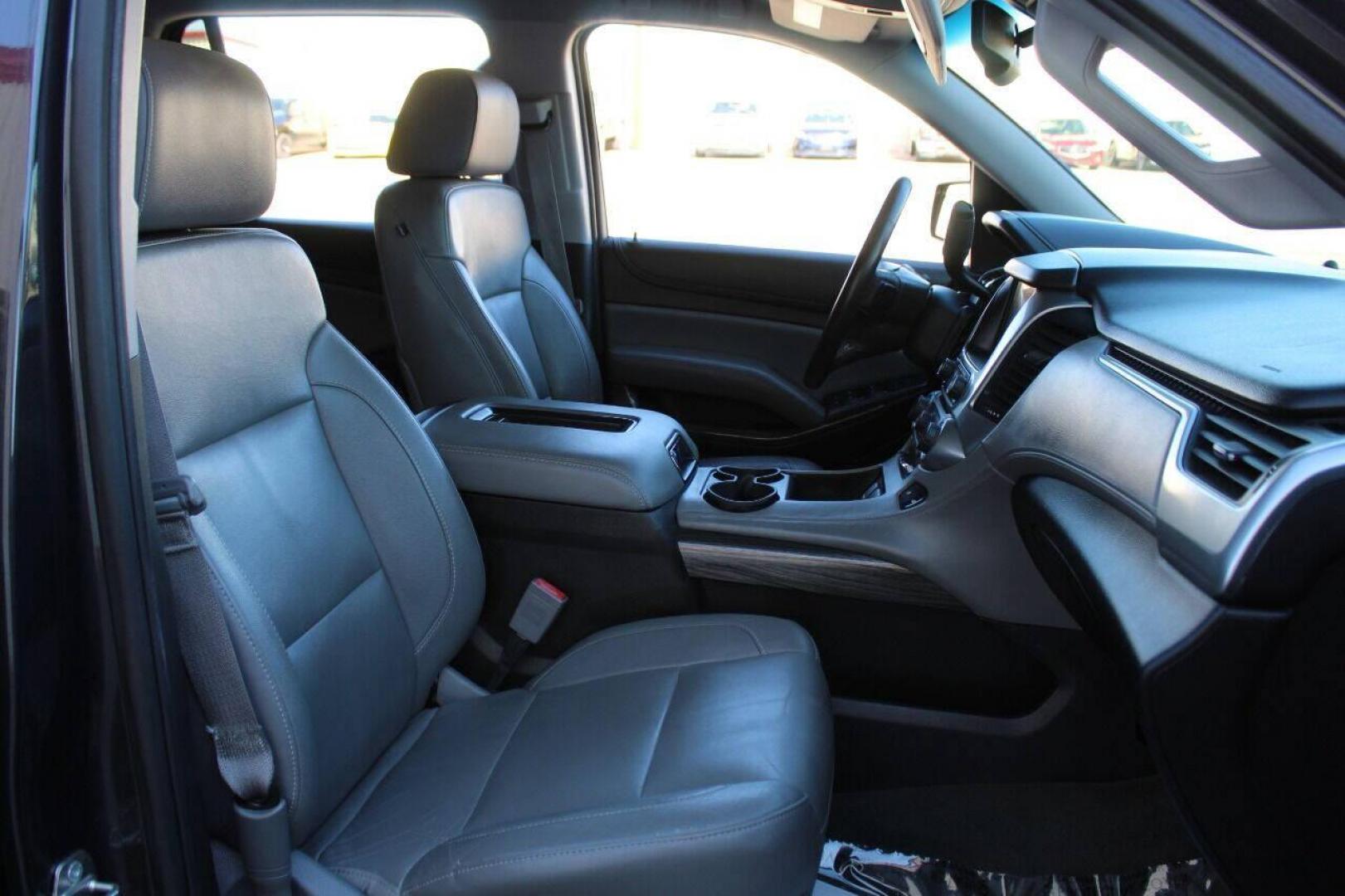 2015 Charcoal Chevrolet Tahoe LT 2WD (1GNSCBKC6FR) with an 5.3L V8 OHV 16V engine, 6-Speed Automatic transmission, located at 4301 NW 39th , Oklahoma City, OK, 73112, (405) 949-5600, 35.512135, -97.598671 - Photo#9
