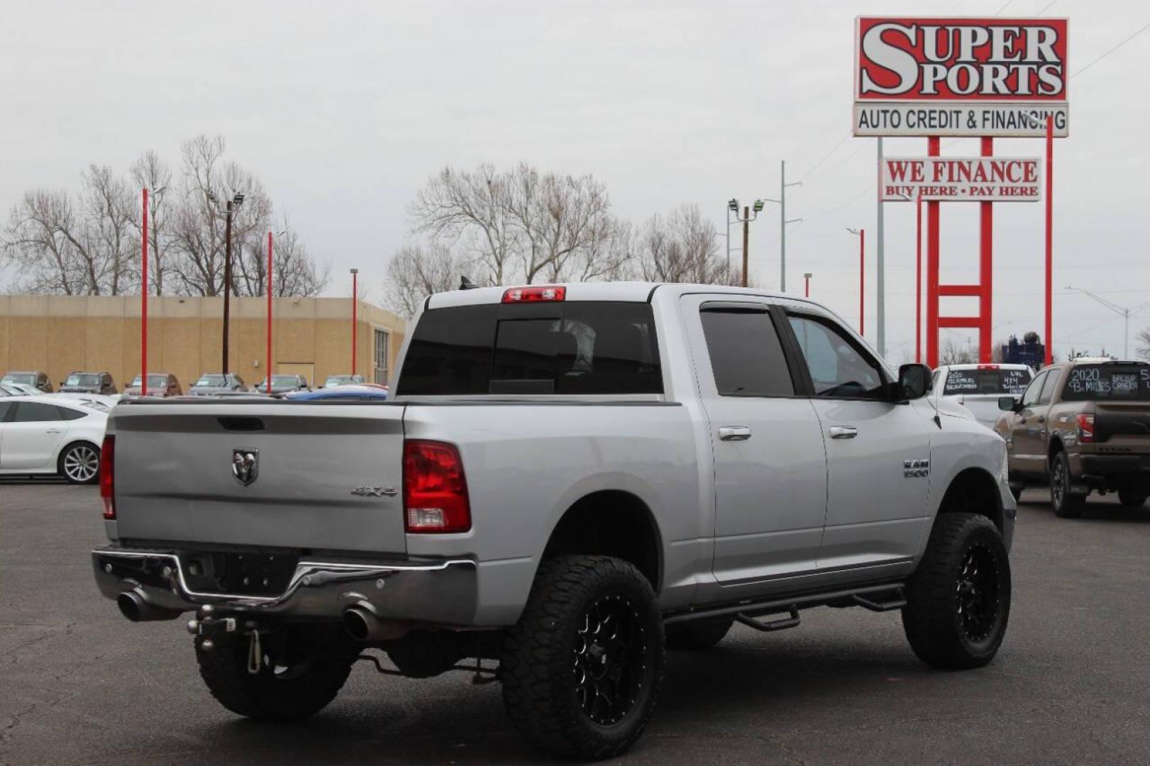2016 Gray RAM 1500 SLT Crew Cab SWB 4WD (1C6RR7LT6GS) with an 5.7L V8 OHV 16V engine, 6A transmission, located at 4301 NW 39th , Oklahoma City, OK, 73112, (405) 949-5600, 35.512135, -97.598671 - NO DRIVERS LICENCE NO-FULL COVERAGE INSURANCE-NO CREDIT CHECK. COME ON OVER TO SUPERSPORTS AND TAKE A LOOK AND TEST DRIVE. PLEASE GIVE US A CALL AT (405) 949-5600. NO LICENSIA DE MANEJAR- NO SEGURO DE COBERTURA TOTAL- NO VERIFICACCION DE CREDITO. POR FAVOR VENGAN A SUPERSPORTS, ECHE UN VI - Photo#3