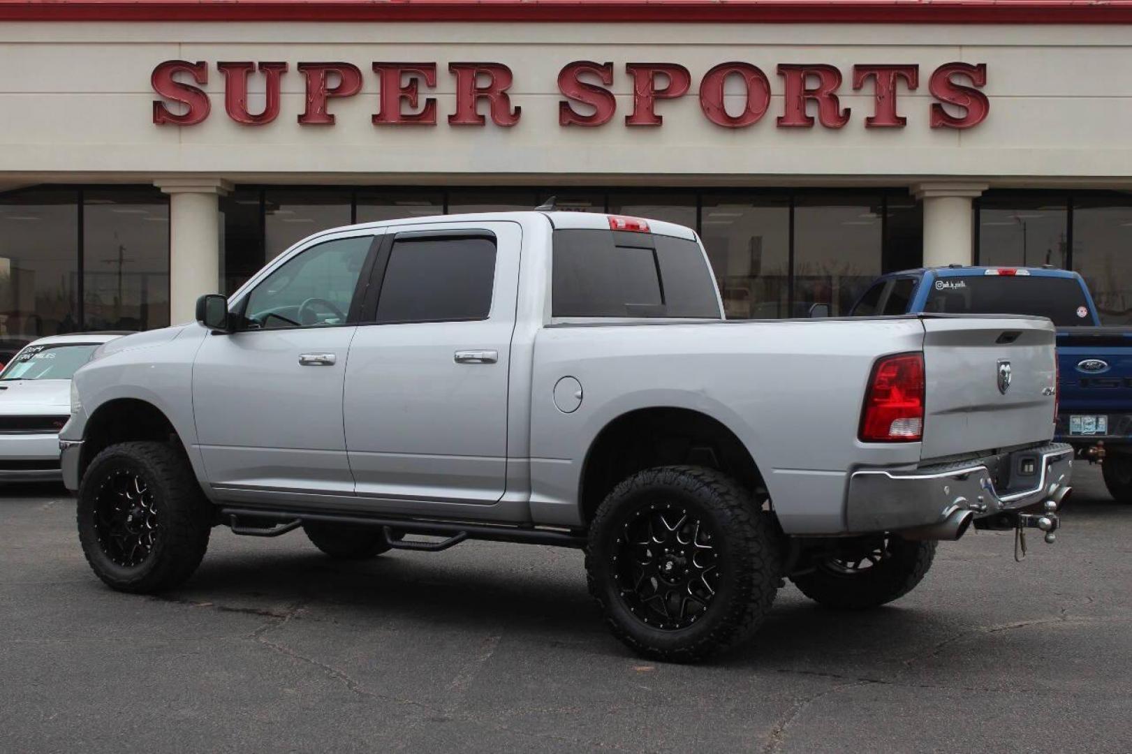 2016 Gray RAM 1500 SLT Crew Cab SWB 4WD (1C6RR7LT6GS) with an 5.7L V8 OHV 16V engine, 6A transmission, located at 4301 NW 39th , Oklahoma City, OK, 73112, (405) 949-5600, 35.512135, -97.598671 - NO DRIVERS LICENCE NO-FULL COVERAGE INSURANCE-NO CREDIT CHECK. COME ON OVER TO SUPERSPORTS AND TAKE A LOOK AND TEST DRIVE. PLEASE GIVE US A CALL AT (405) 949-5600. NO LICENSIA DE MANEJAR- NO SEGURO DE COBERTURA TOTAL- NO VERIFICACCION DE CREDITO. POR FAVOR VENGAN A SUPERSPORTS, ECHE UN VI - Photo#4