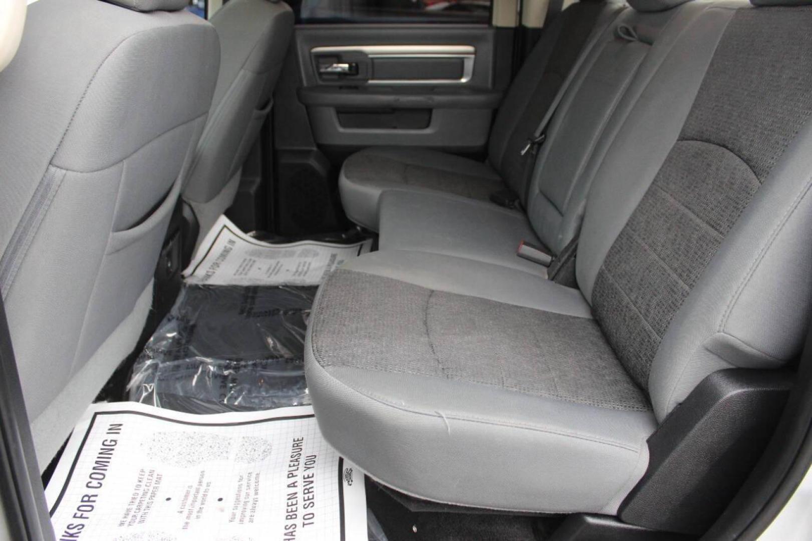 2016 Gray RAM 1500 SLT Crew Cab SWB 4WD (1C6RR7LT6GS) with an 5.7L V8 OHV 16V engine, 6A transmission, located at 4301 NW 39th , Oklahoma City, OK, 73112, (405) 949-5600, 35.512135, -97.598671 - NO DRIVERS LICENCE NO-FULL COVERAGE INSURANCE-NO CREDIT CHECK. COME ON OVER TO SUPERSPORTS AND TAKE A LOOK AND TEST DRIVE. PLEASE GIVE US A CALL AT (405) 949-5600. NO LICENSIA DE MANEJAR- NO SEGURO DE COBERTURA TOTAL- NO VERIFICACCION DE CREDITO. POR FAVOR VENGAN A SUPERSPORTS, ECHE UN VI - Photo#13