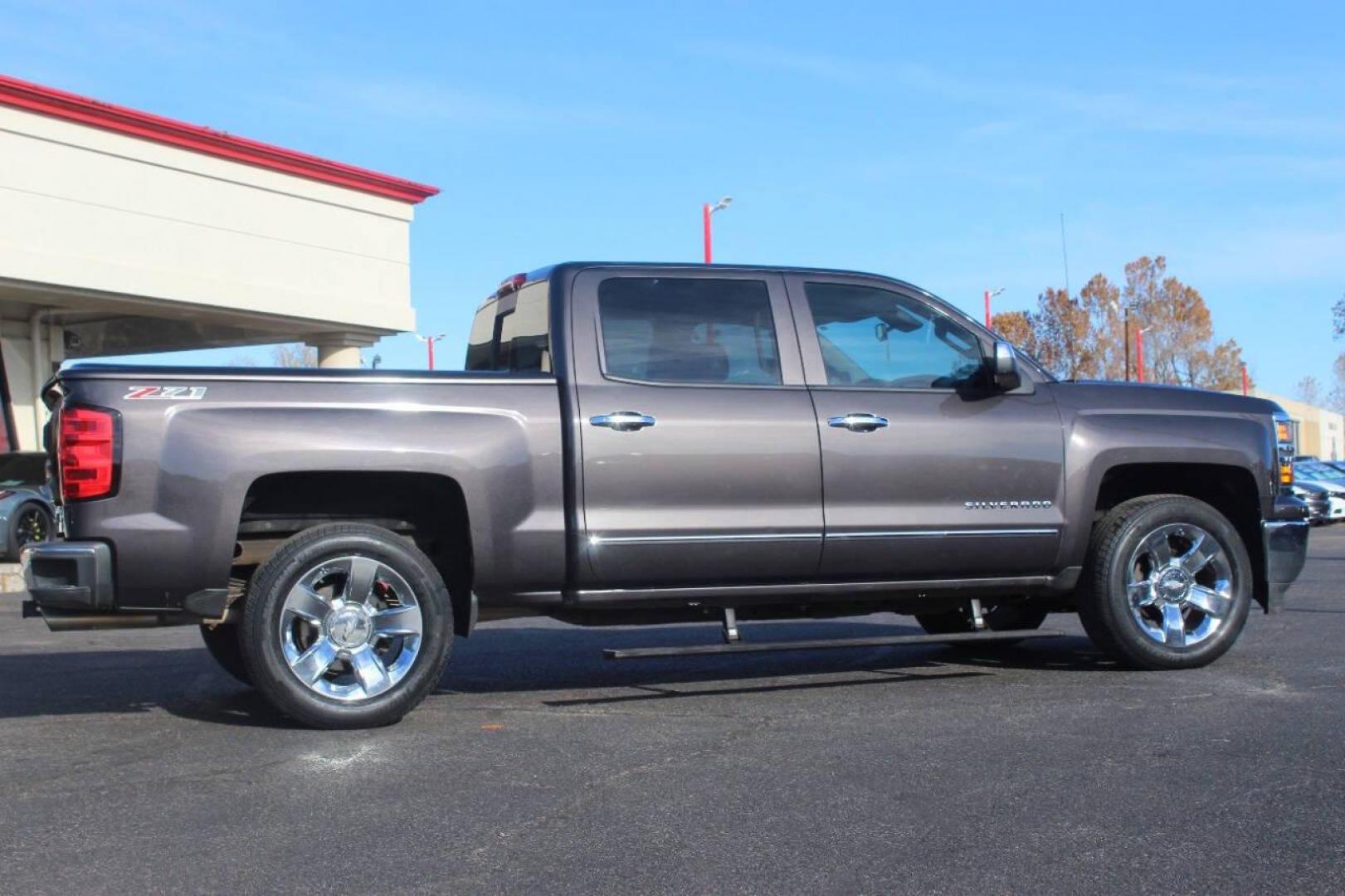 2014 Pewter Chevrolet Silverado 1500 1LZ Crew Cab 4WD (3GCUKSEC5EG) with an 5.3L V8 OHV 16V engine, 6-Speed Automatic transmission, located at 4301 NW 39th , Oklahoma City, OK, 73112, (405) 949-5600, 35.512135, -97.598671 - NO DRIVERS LICENCE NO-FULL COVERAGE INSURANCE-NO CREDIT CHECK. COME ON OVER TO SUPERSPORTS AND TAKE A LOOK AND TEST DRIVE. PLEASE GIVE US A CALL AT (405) 949-5600. NO LICENSIA DE MANEJAR- NO SEGURO DE COBERTURA TOTAL- NO VERIFICACCION DE CREDITO. POR FAVOR VENGAN A SUPERSPORTS, - Photo#2